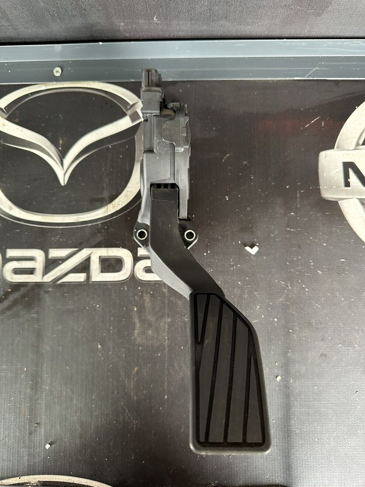 SUZUKI SWIFT THROTTLE PEDAL 4940068L01 2013