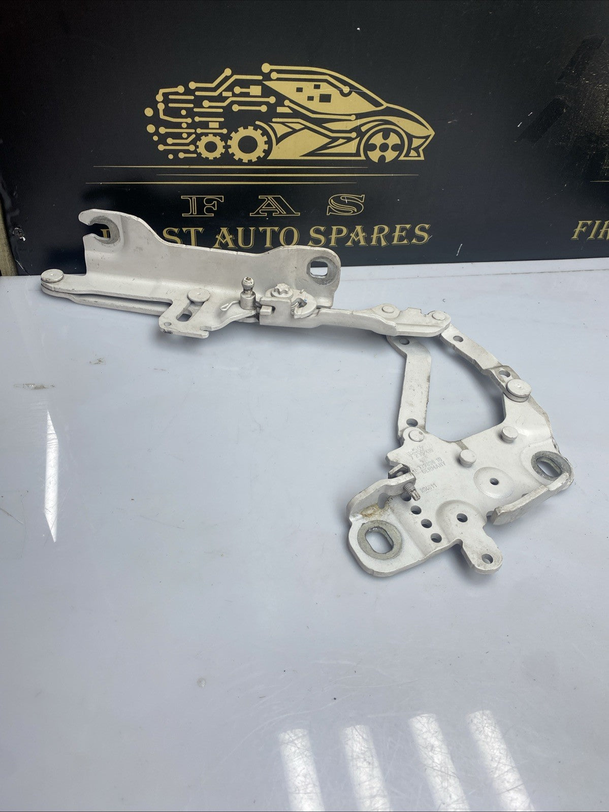 BMW 1 SERIES BONNET HINGE FRONT RIGHT PASSENGER SIDE F20 2011-2015