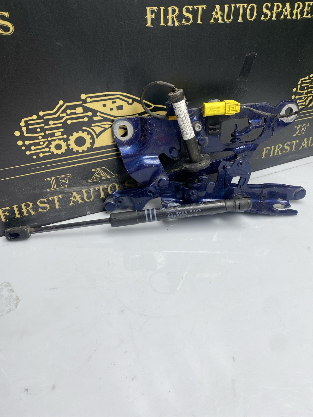 BMW 5 SERIES F10 F11 2012 LEFT SIDE BONNET HINGE 7249887-09