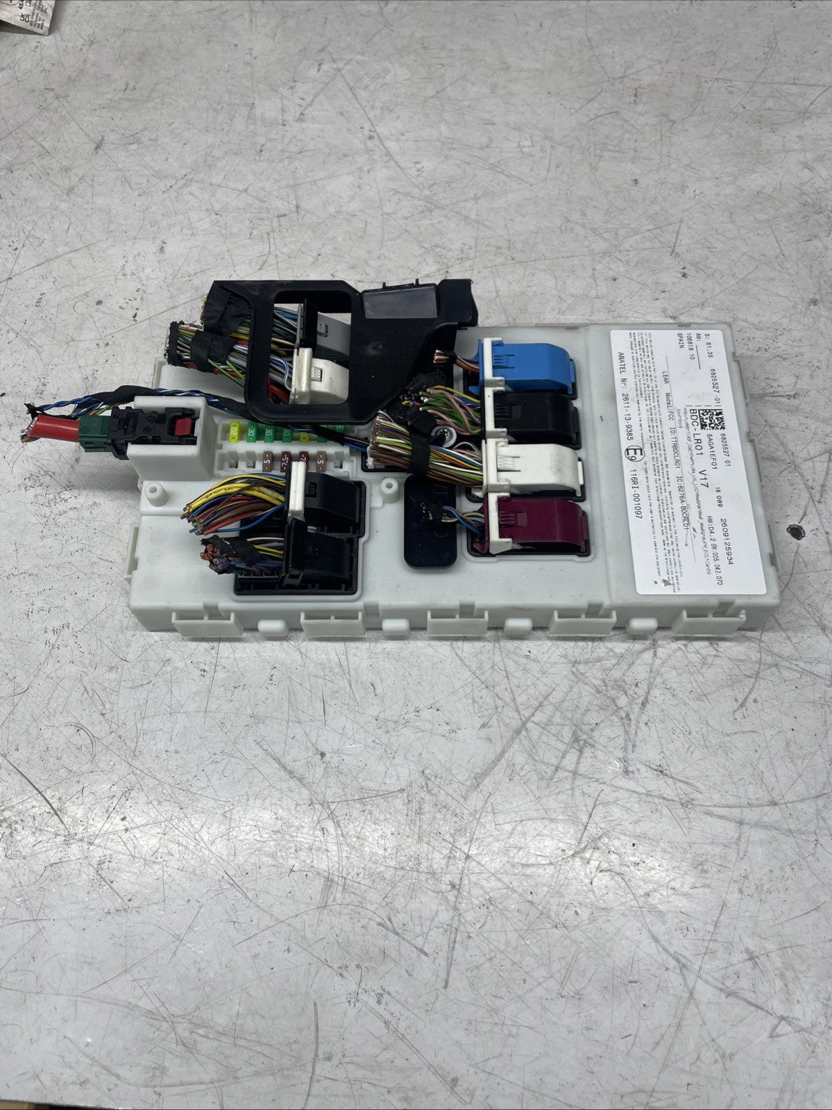 BMW X5 13-18 2.0 Petrol Body Domain Controller Fuse Box 6825527 365207 