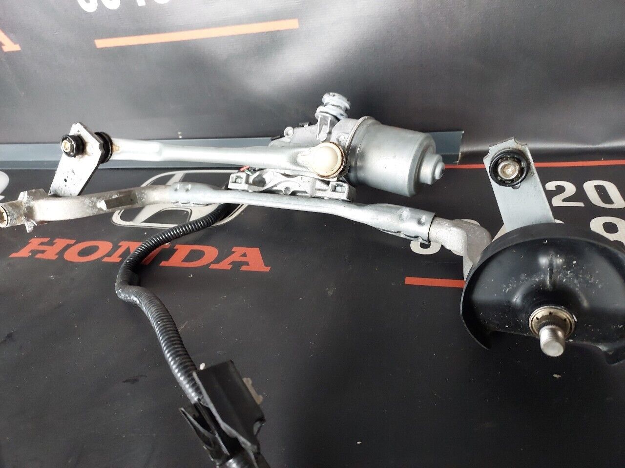 TOYOTA YARIS WIPER MOTOR & LINKAGE 2022