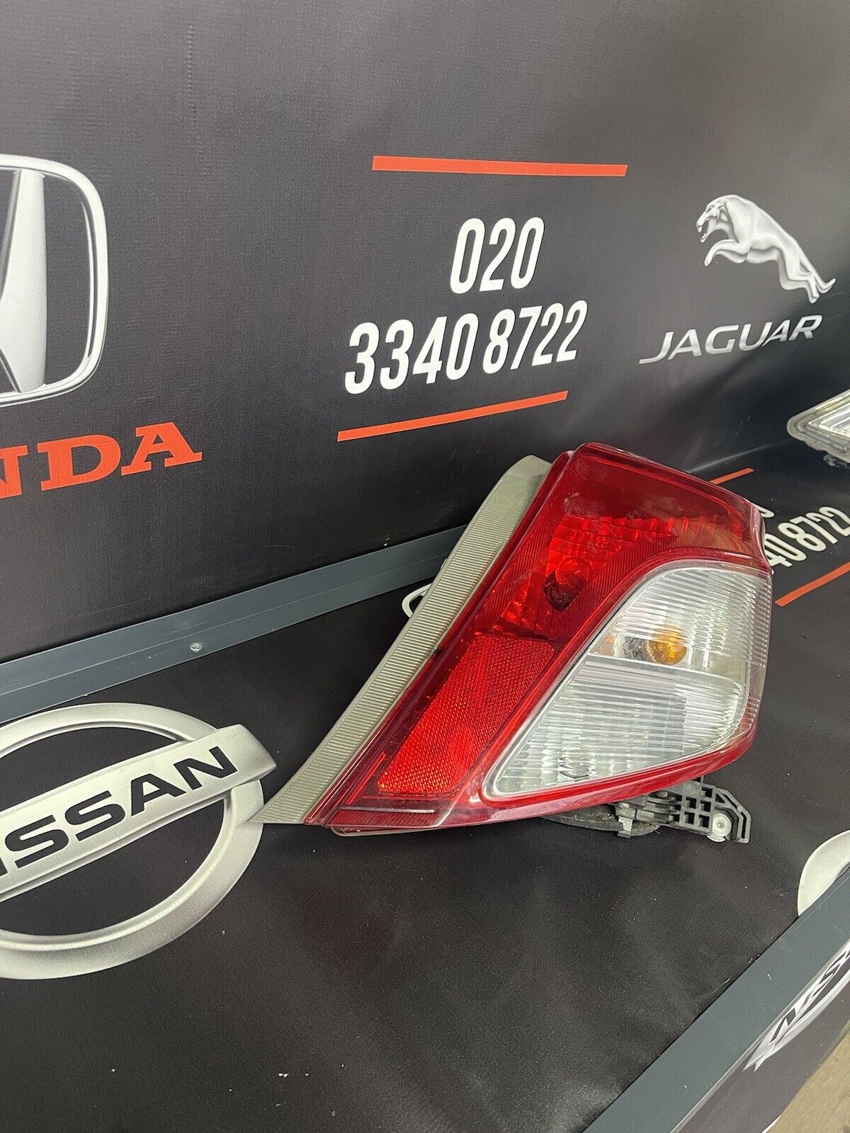 TOYOTA YARIS TAIL LIGHT DRIVER SIDE OFFSIDE RH 2012-13 5 DOOR HATCHBACK