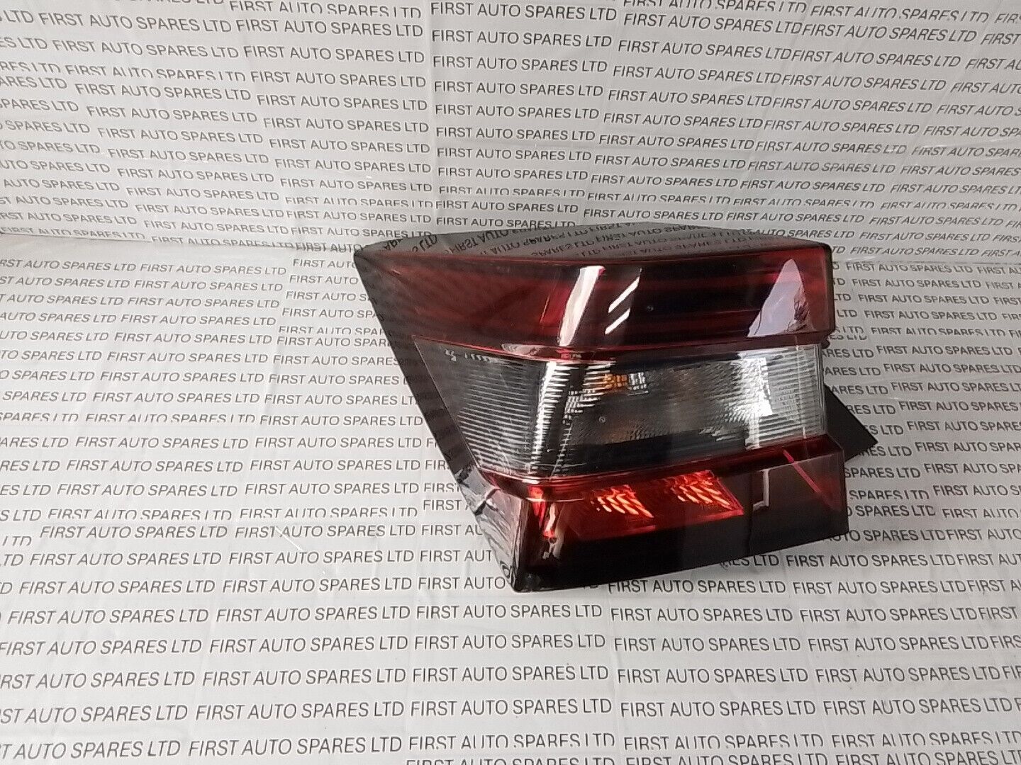 2019-2024 NISSAN JUKE MK2 F16 REAR TAIL LIGHT PASSENGER NEAR LEFT SIDE OUTER