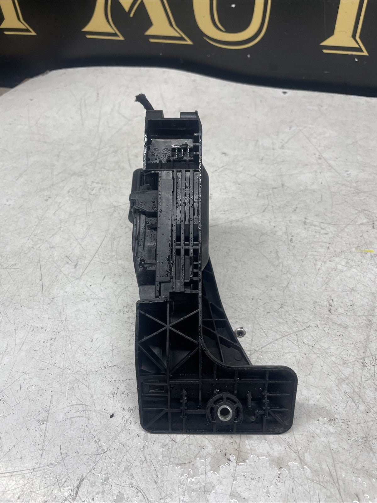 BMW Automatic Accelerator Pedal Fits 1 2 3 4 Series  6853175