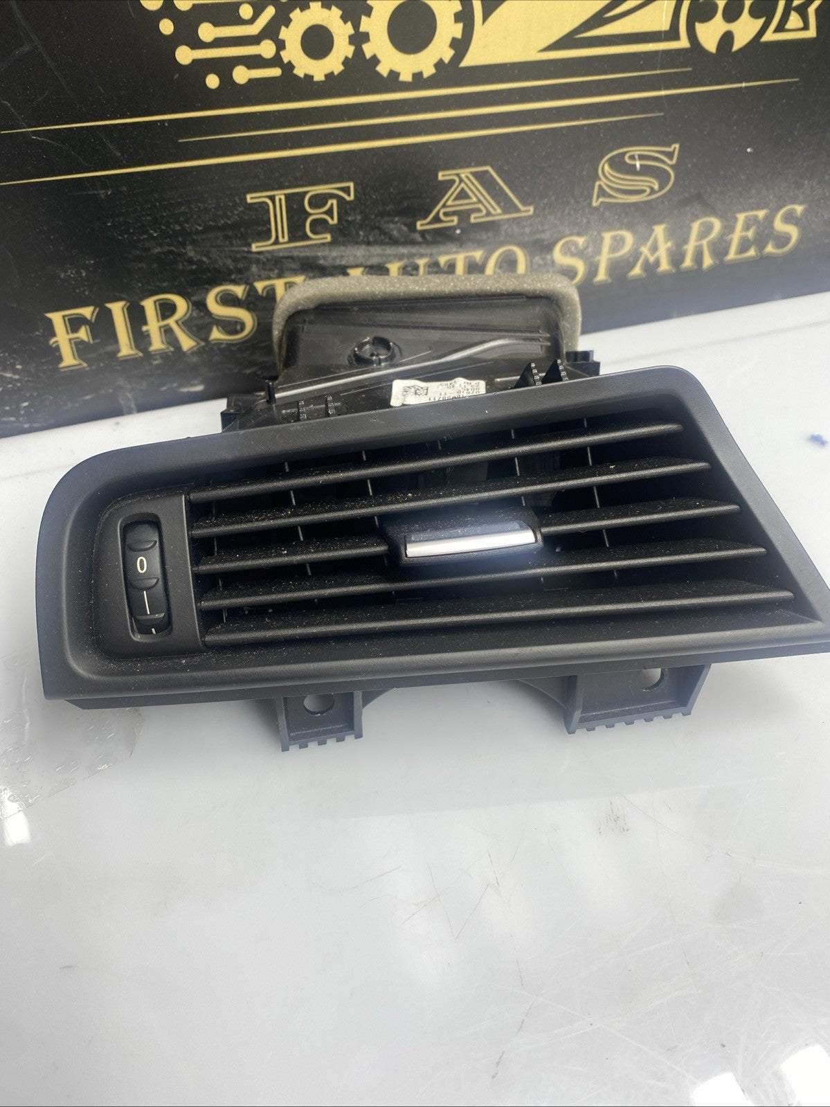 BMW 5 Series F10 F11 N/S Passenger Front Left Dashboard Air Vent Grill 9166887