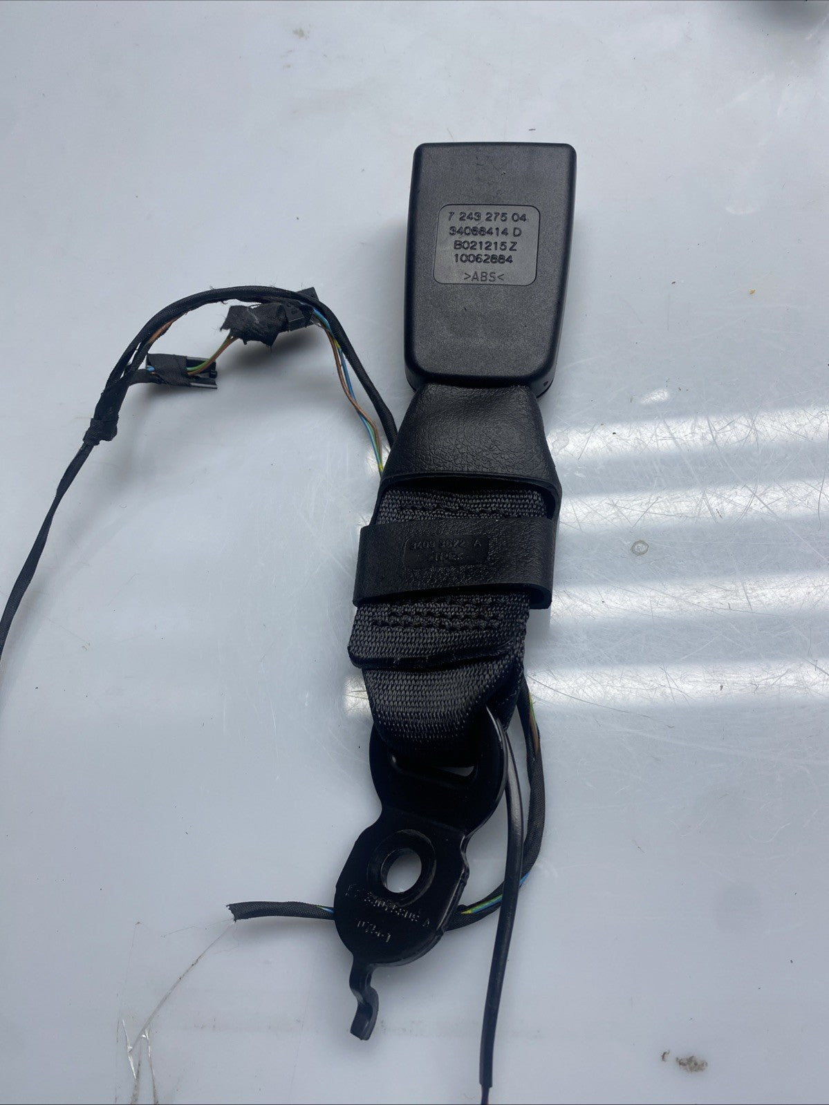 GENUINE BMW 5 SERIES F10 F11 REAR CENTRE SEAT BELT BUCKLE 7243275-04