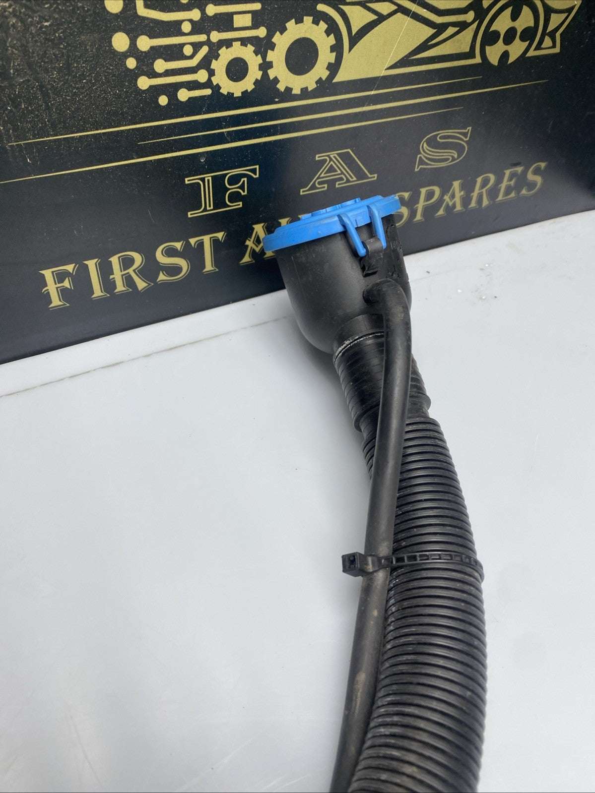 BMW 2 SERIES F45 WINDSCREEN WASHER BOTTLE TANK RESERVOIR 7331418