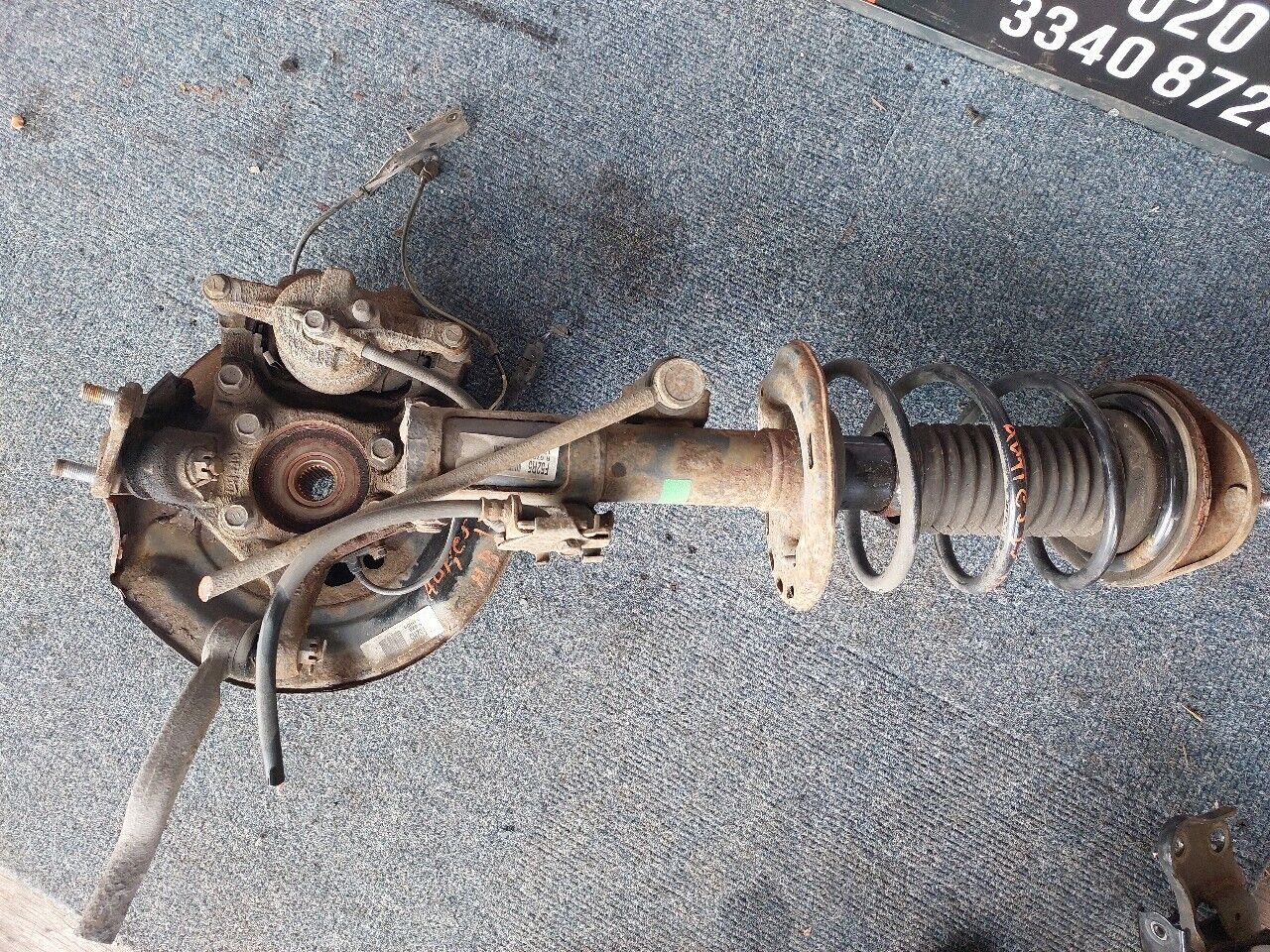 TOYOTA AURIS HATCHBACK O/S FRONT SUSPENSION LEG 2013