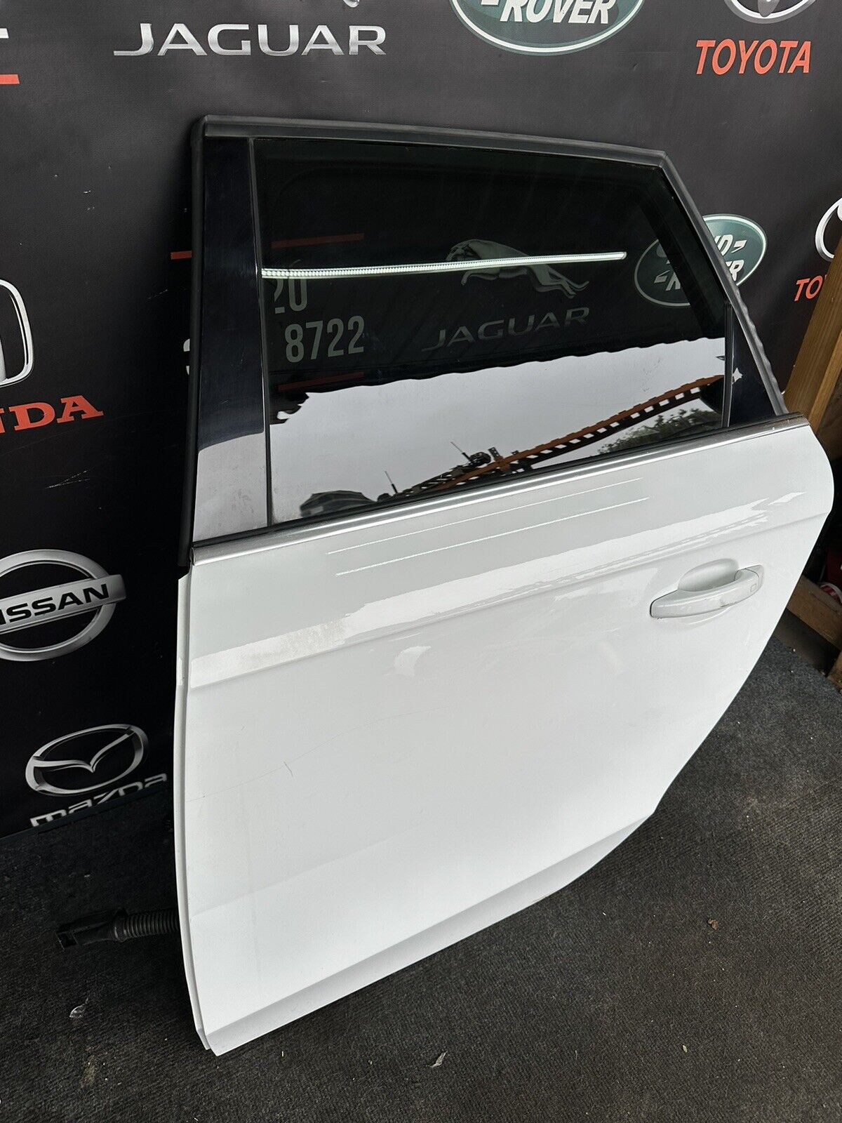 AUDI A4 REAR DOOR LEFT PASSENGER SIDE IN ESTATE B8 2014