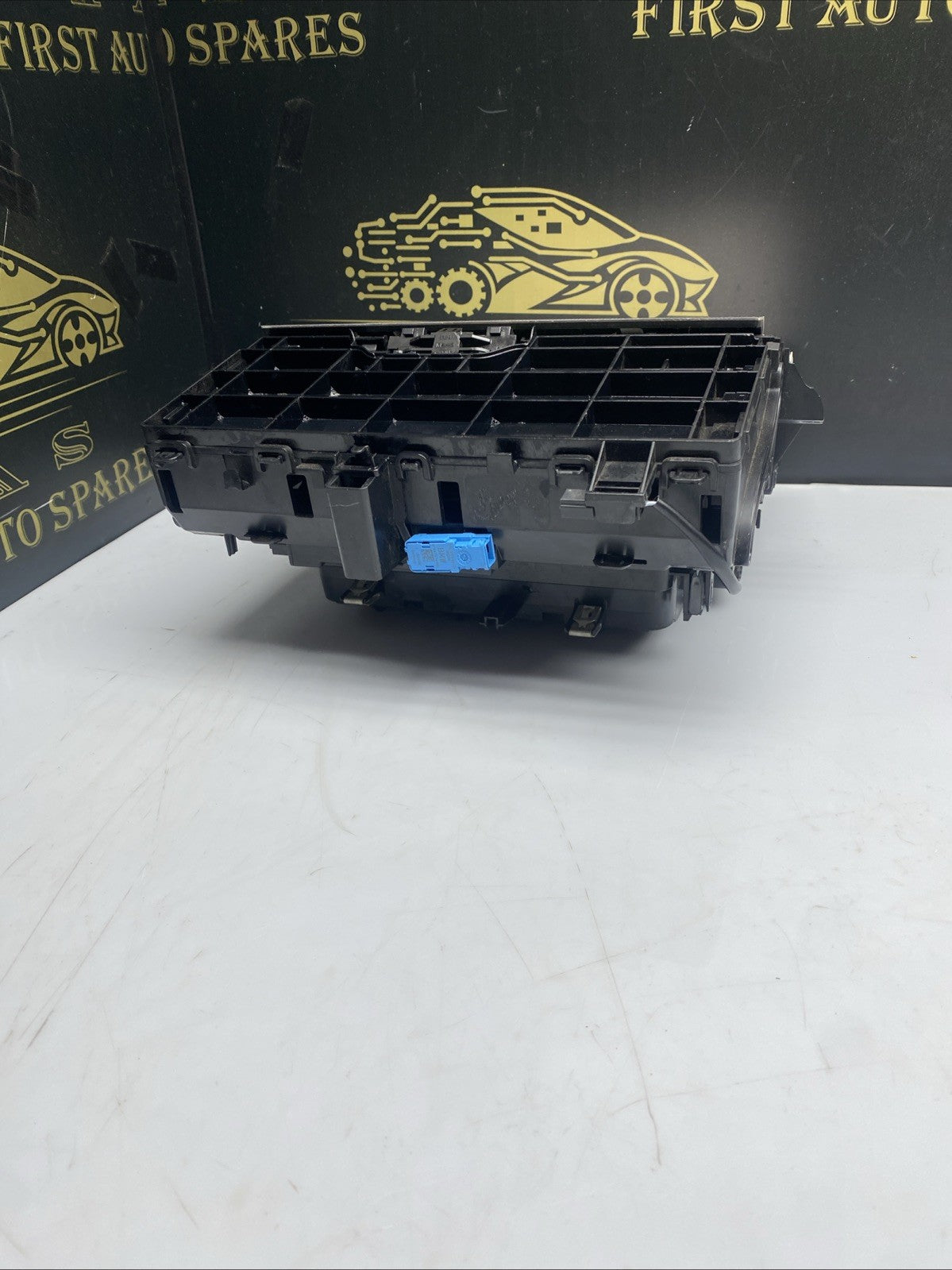 BMW SERIES 3 G20 G21 FRONT CENTRE CONSOLE ASHTRAY STORAGE COMPARTMENT 2019