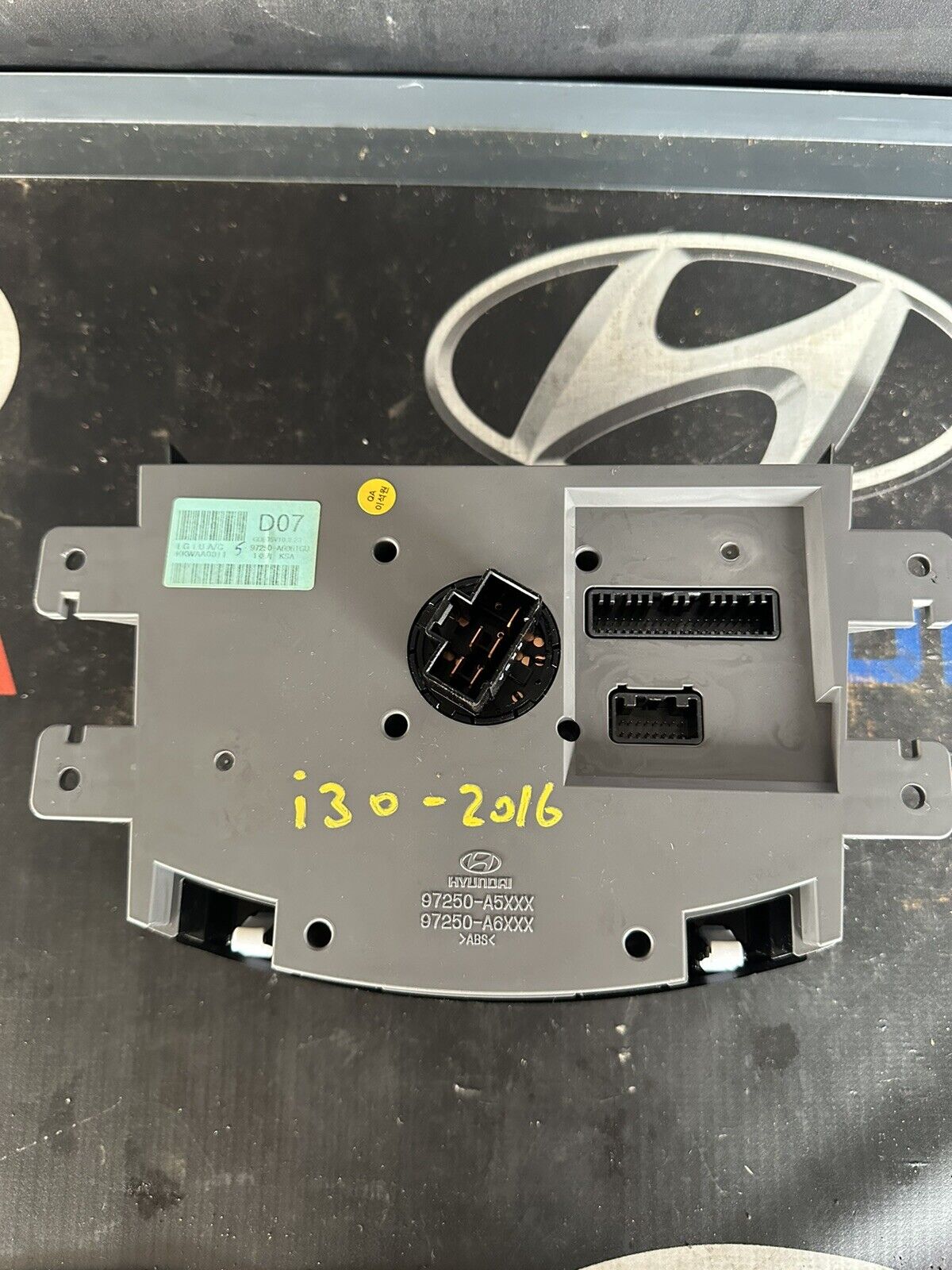 HYUNDAI I30 HEATER AC CLIMATE CONTROLS 97250A6041GU 12-17
