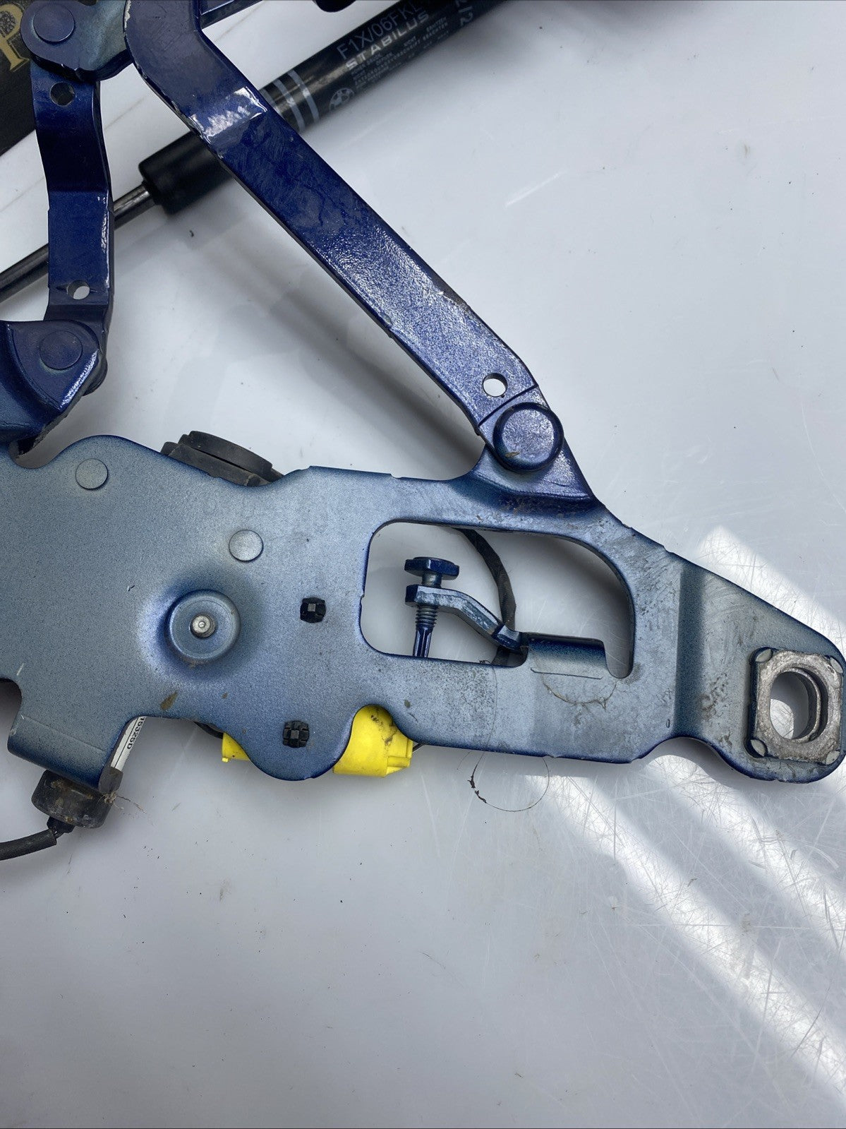 BMW 5 SERIES F10 F11 2012 LEFT SIDE BONNET HINGE 7249887-09