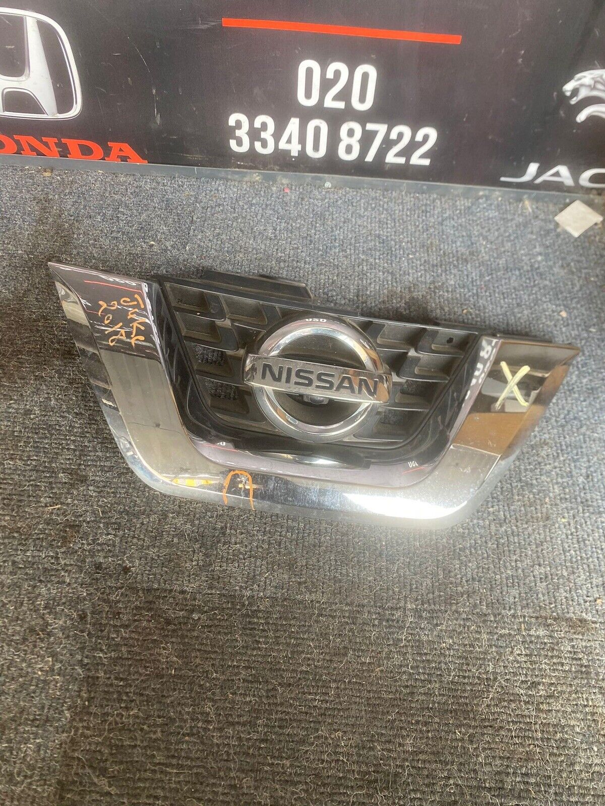 GRILLE NISSAN JUKE 5 Door Hatchback 62072BV81A 14-19