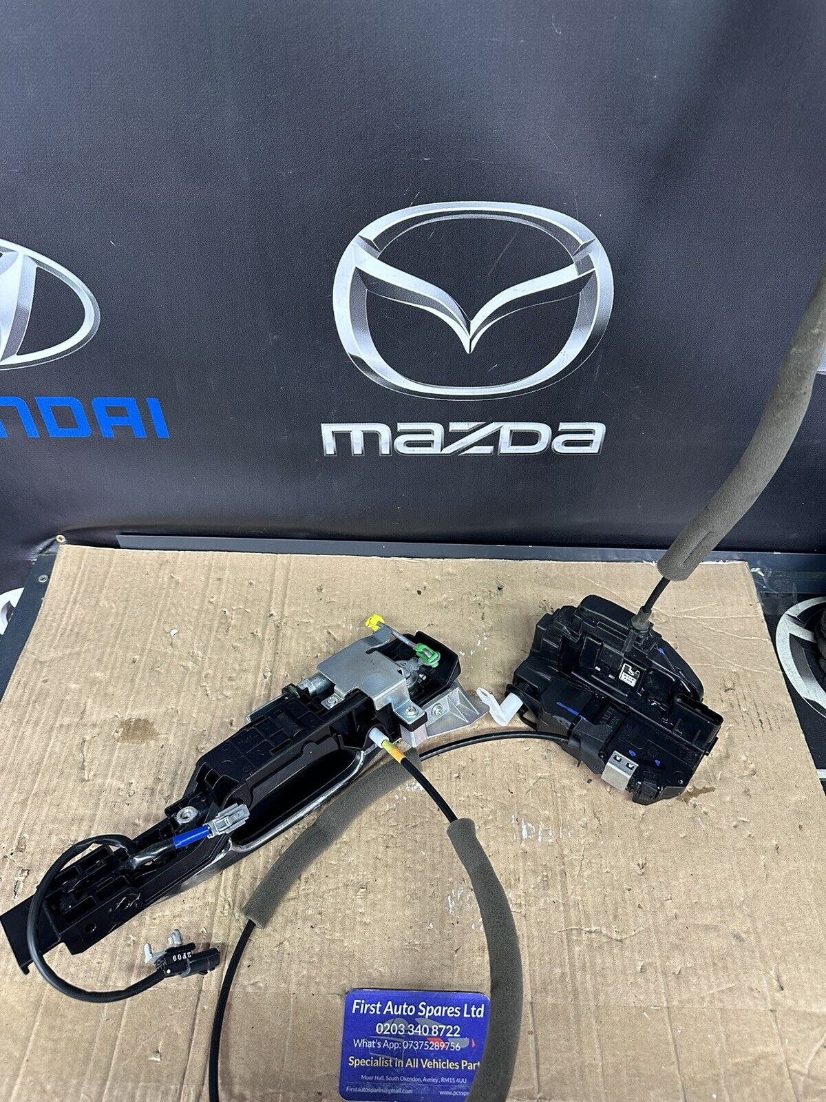 NISSAN LEAF DOOR LOCK MECHANISM FRONT RIGHT With Handle 2018 -2024