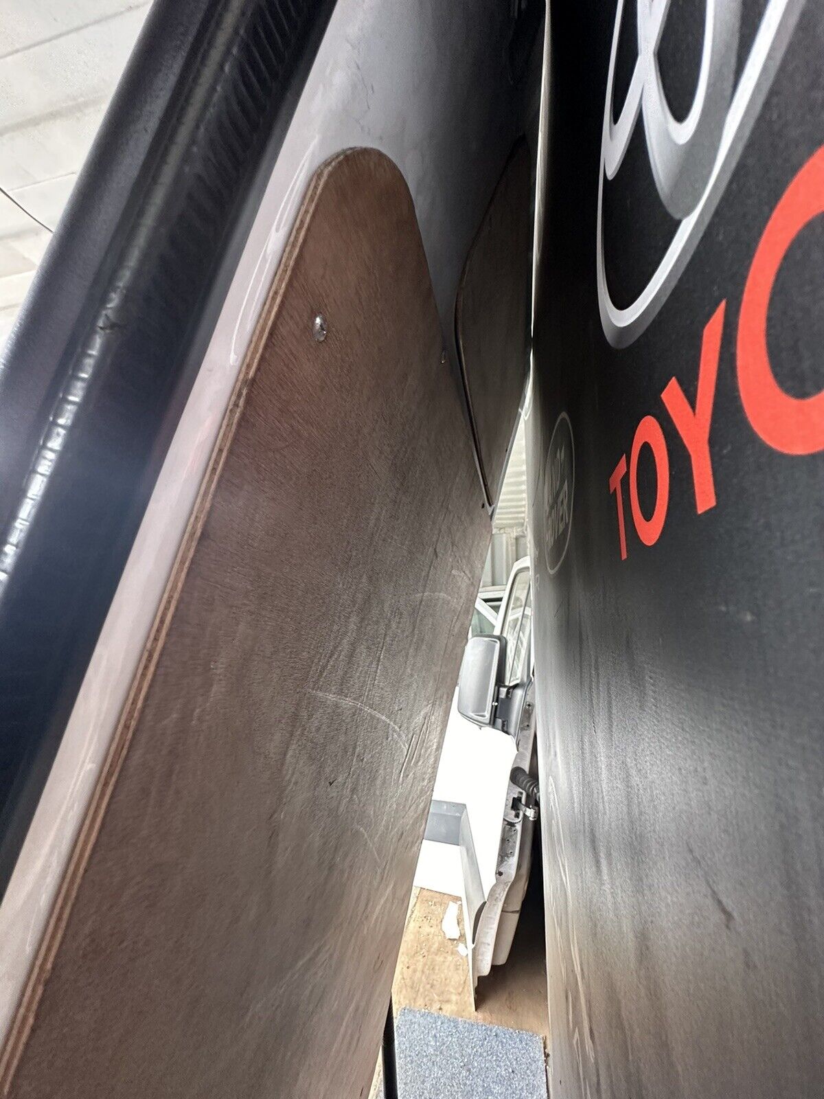 MERCEDES SPRINTER W906 NSR PASSENGER SIDE REAR DOOR COMPLETE WHITE