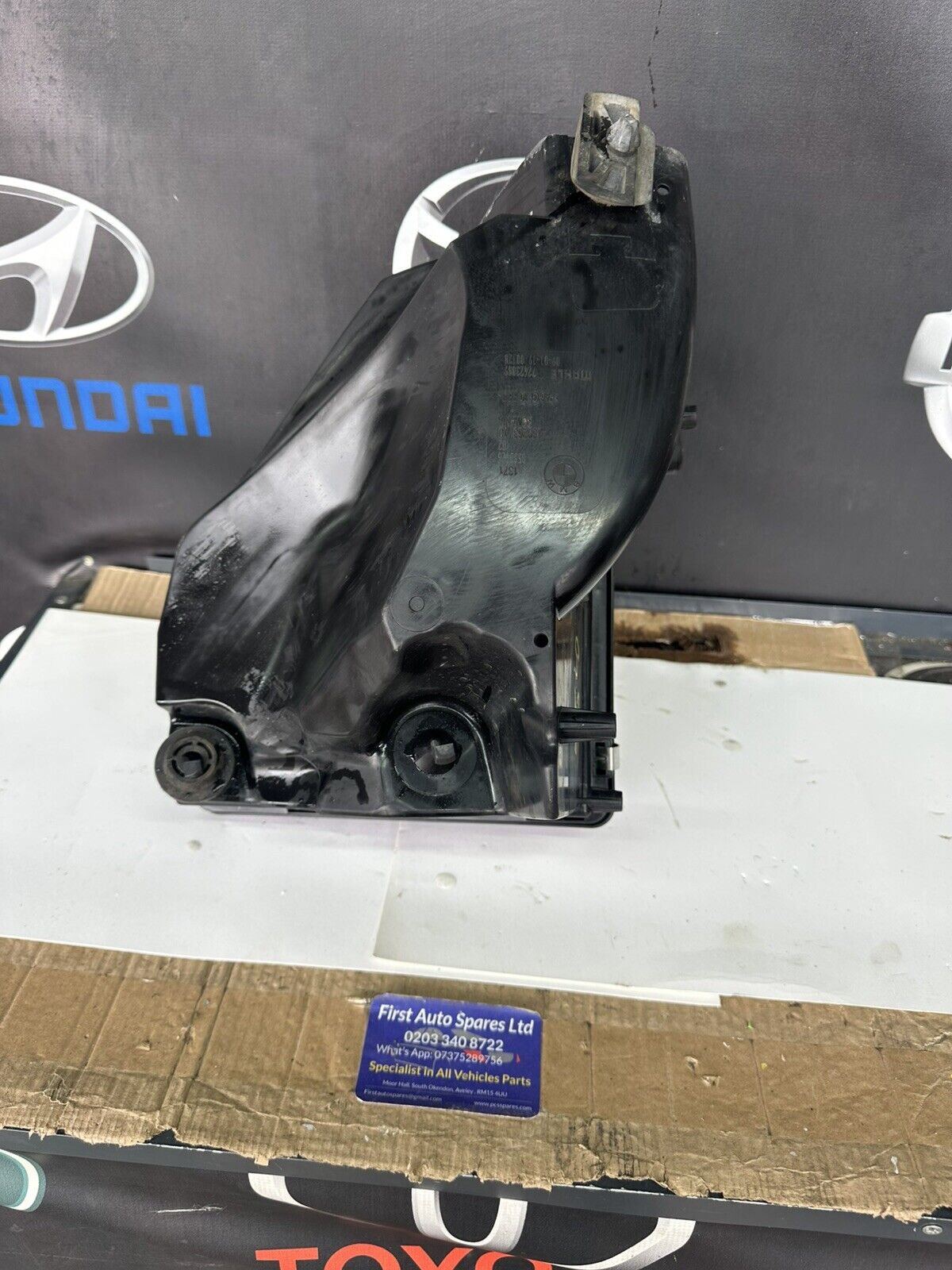 BMW 3 SERIES G20 / G21  AIR FILTER BOX 72423100 72423104