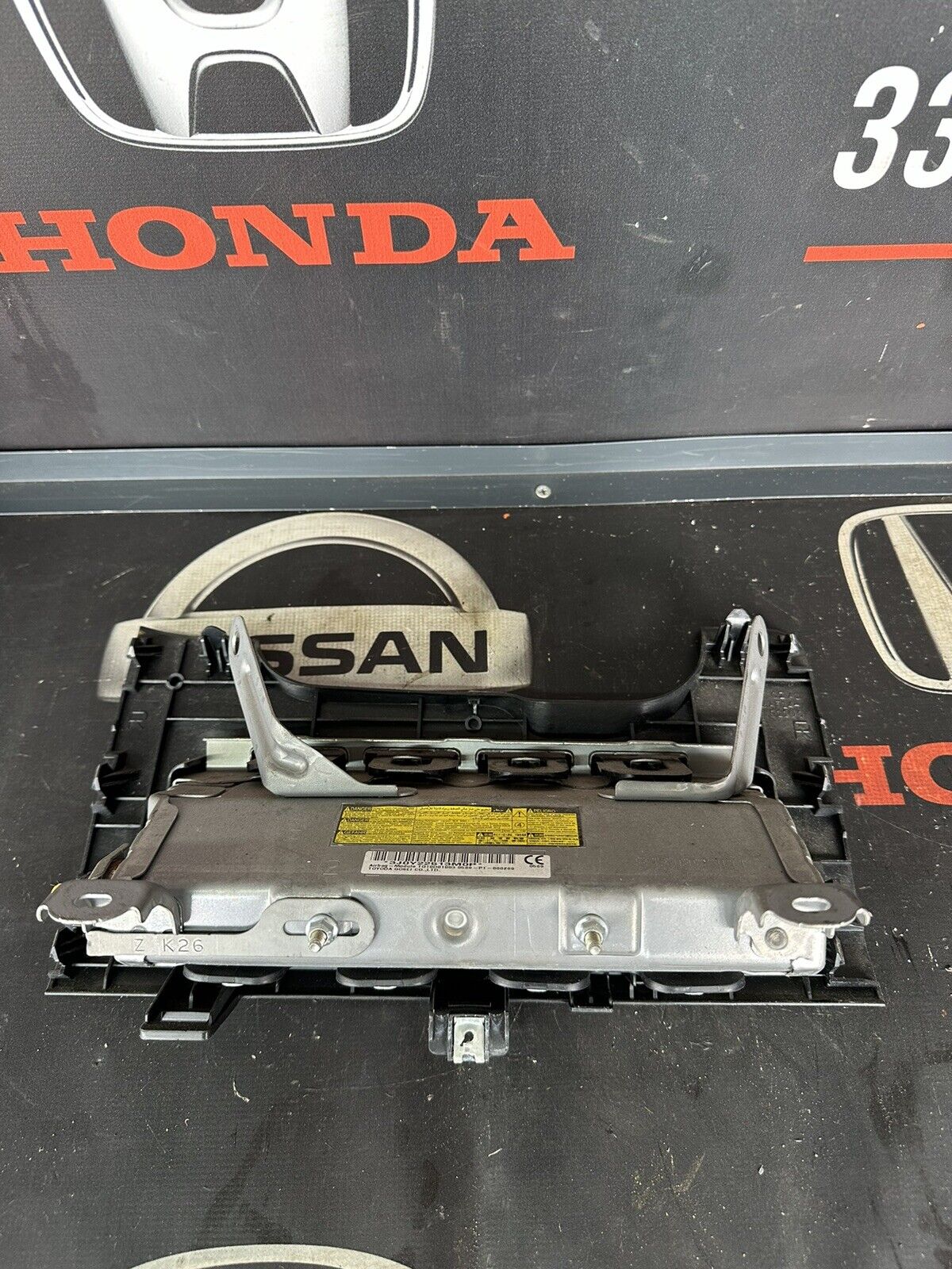 TOYOTA YARIS MK3 2012 NS PASSENGER SIDE KNEE DASH BAG *3J0Y22513M0P*