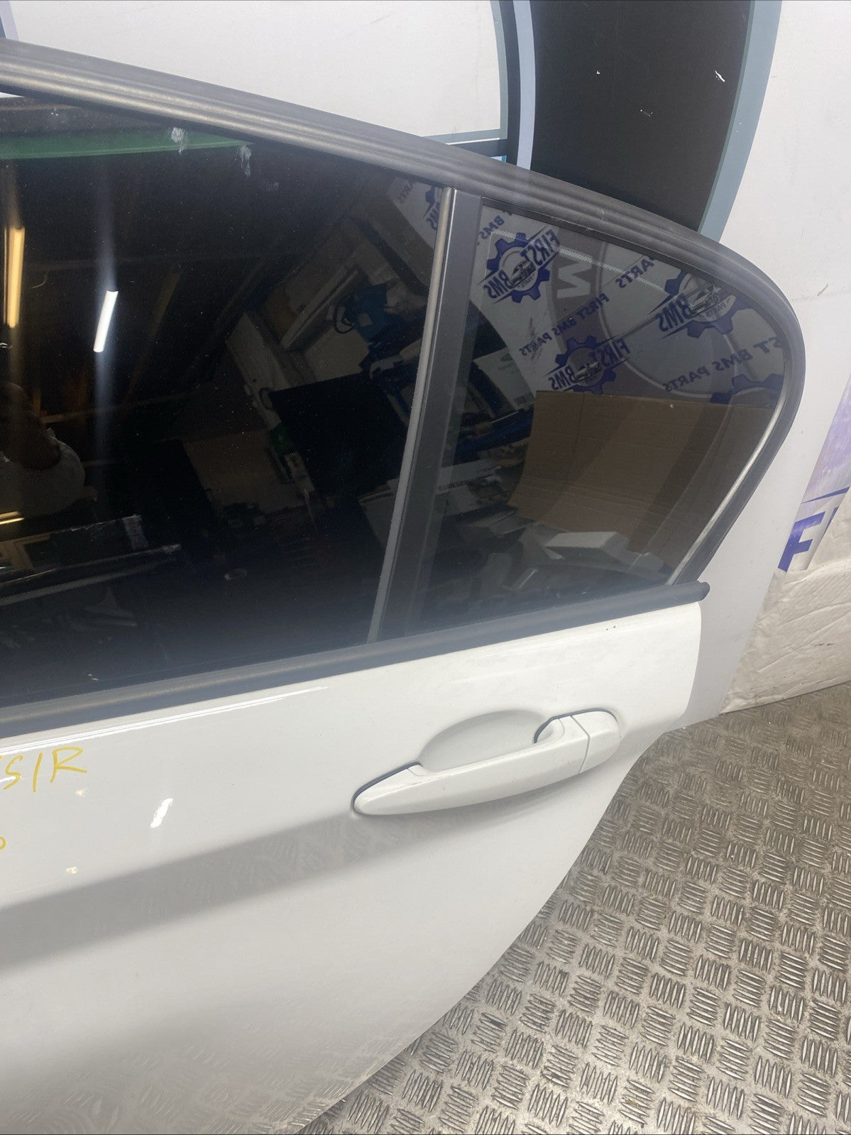 2014-2019 BMW 1 SERIES F20 PASSENGER SIDE REAR DOOR WHITE COLOR CODE 300