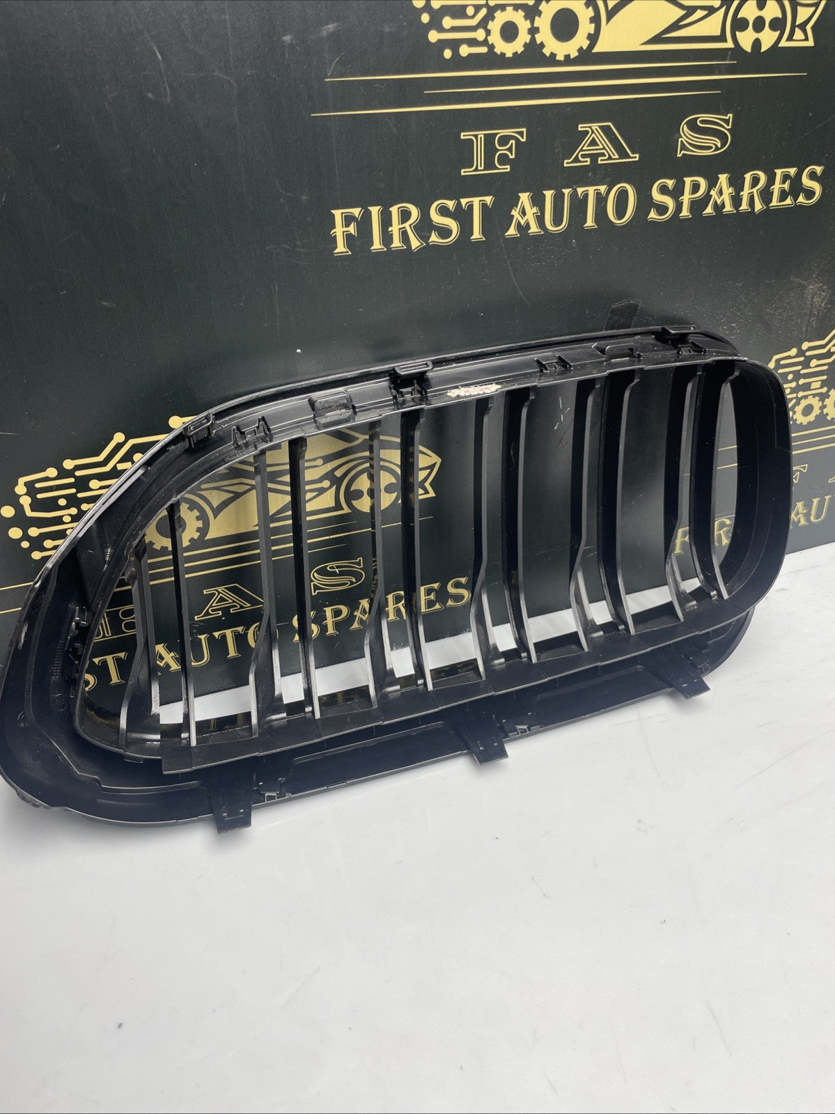 BMW M5 F90 Front Left Bumper Grill 8063173   616979