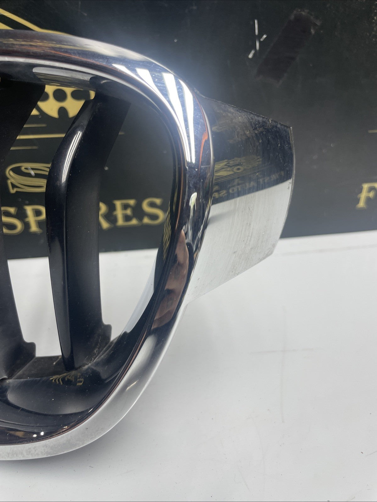 2016-2019 BMW 3 SERIES F30 F31 LCI PASSENGER FRONT BUMPER KIDNEY GRILLE 7405835