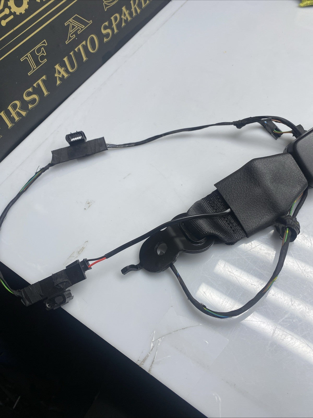 GENUINE BMW 5 SERIES F10 F11 REAR CENTRE SEAT BELT BUCKLE 7243275-04