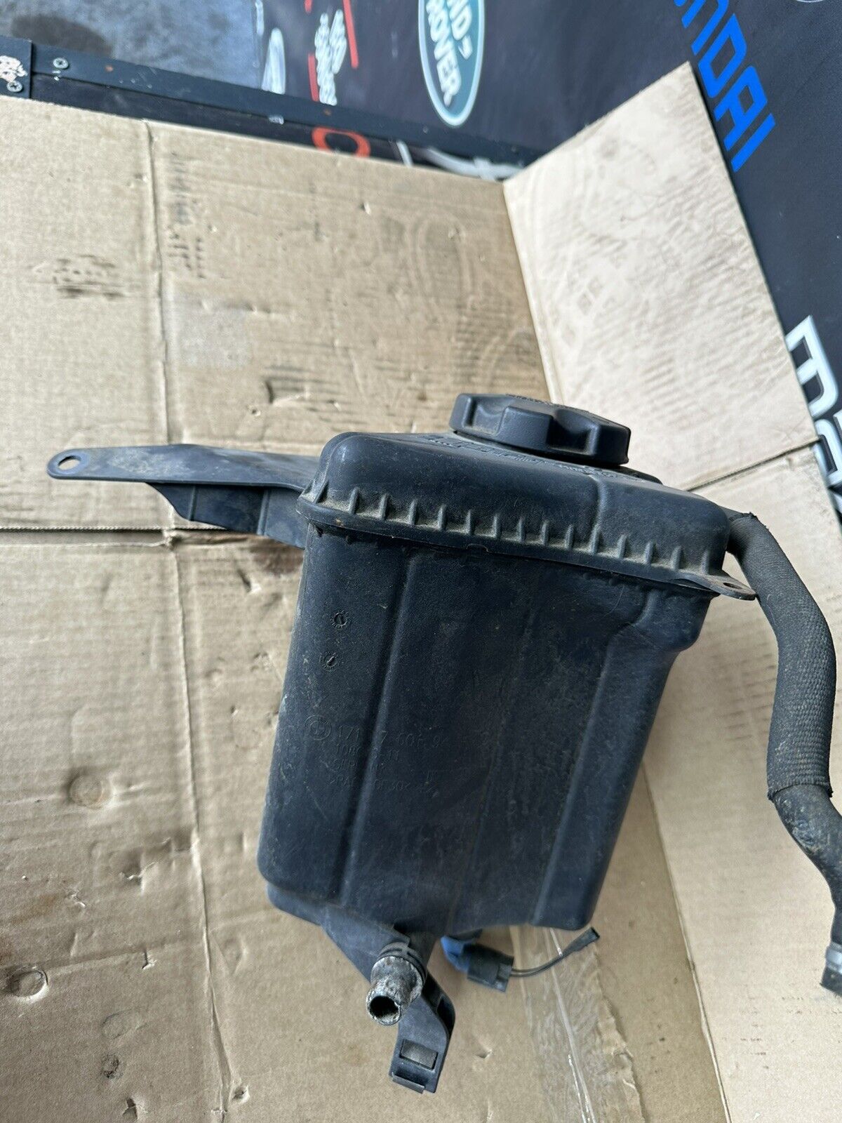 BMW 5 SERIES F10 COOLANT EXPANSION TANK RESERVOIR 1713 7 601 949-03 2011-2015