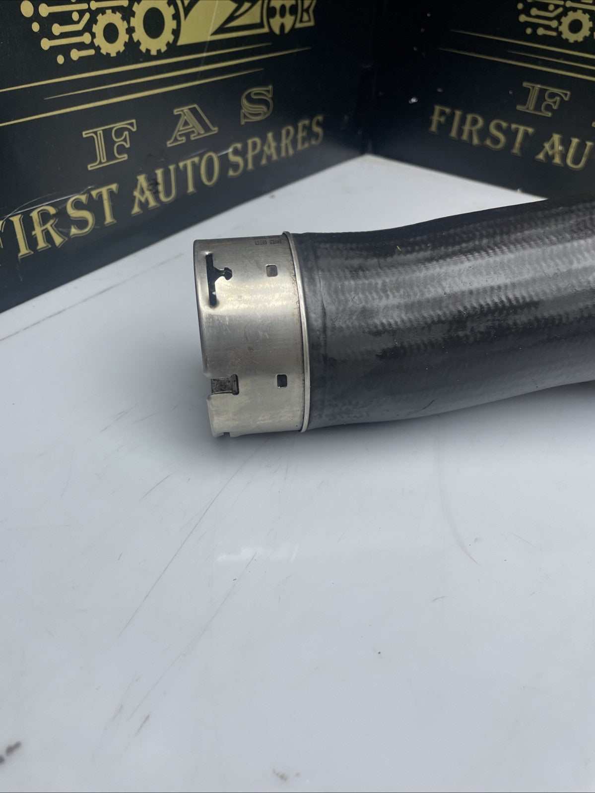 BMW 5 SERIES F10 F11 F07 N47 520D INTERCOOLER PIPE HOSE 7810615,