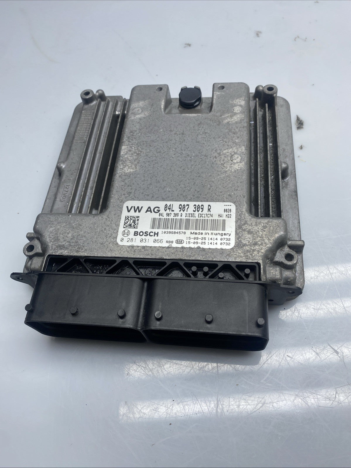 Volkswagen PASSAT B8 04L907309R Engine control unit module ECU OER8067