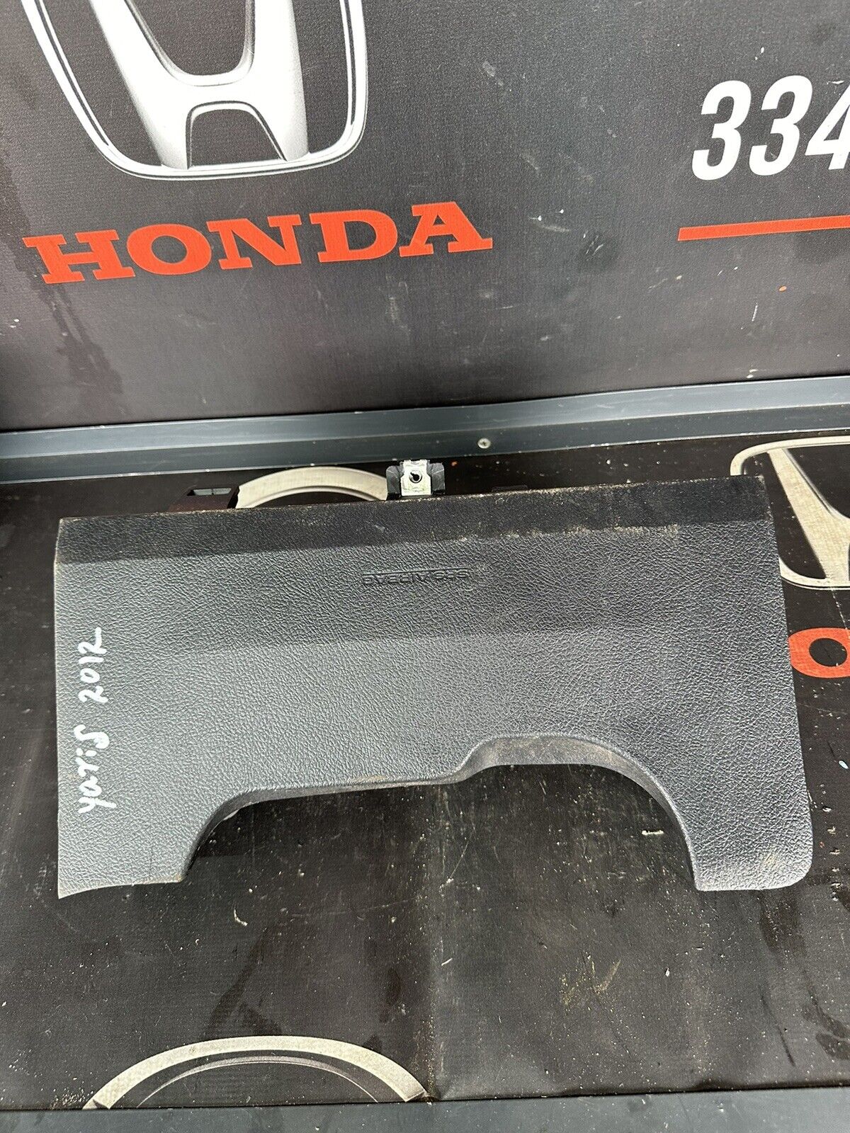 TOYOTA YARIS MK3 2012 NS PASSENGER SIDE KNEE DASH BAG *3J0Y22513M0P*