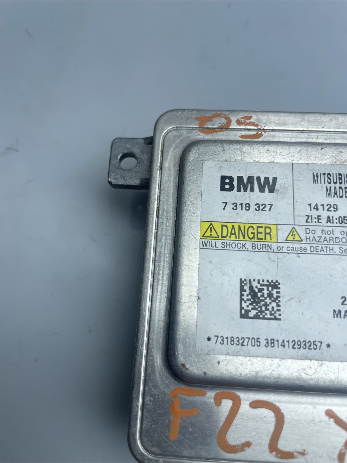 BMW 1 SERIES F20 F21 XENON HEADLIGHT BALLAST CONTROL MODULE ECU 7318327 (L133)