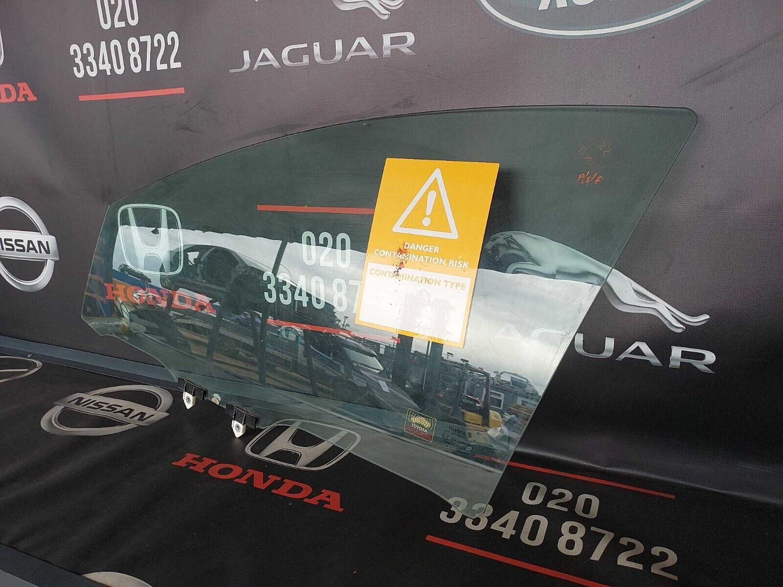 TOYOTA YARIS N/S FRONT WINDOW GLASS 2022