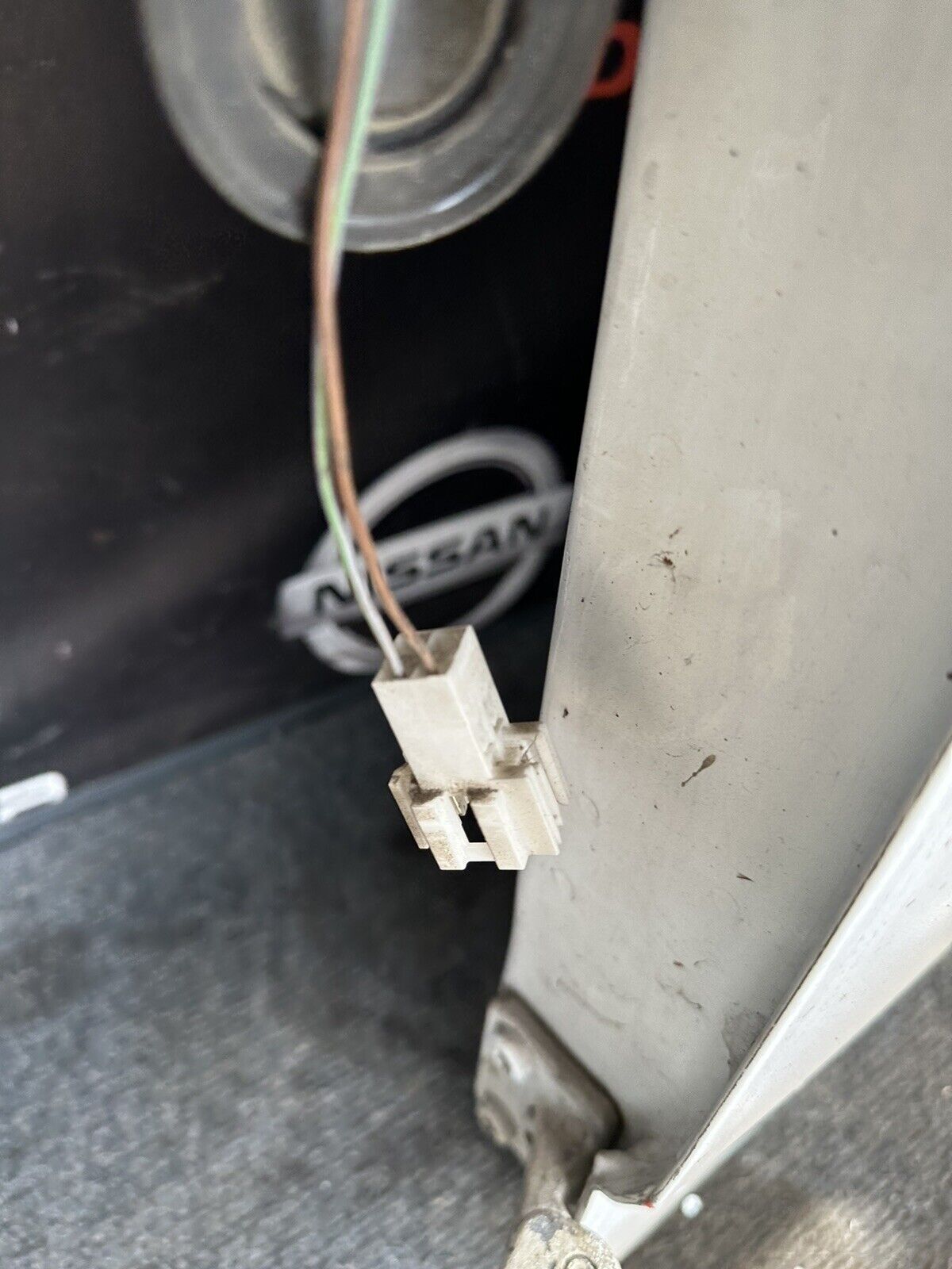 MERCEDES SPRINTER W906 NSR PASSENGER SIDE REAR DOOR COMPLETE WHITE