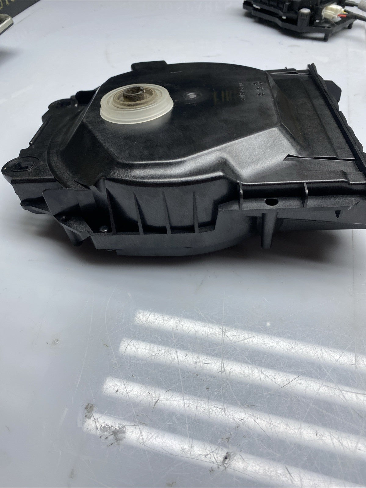 BMW 5 SERIES F10 F11 09-17 RIGHT DIVER SIDE CENTRAL BASS SUBFOOFER 9195200