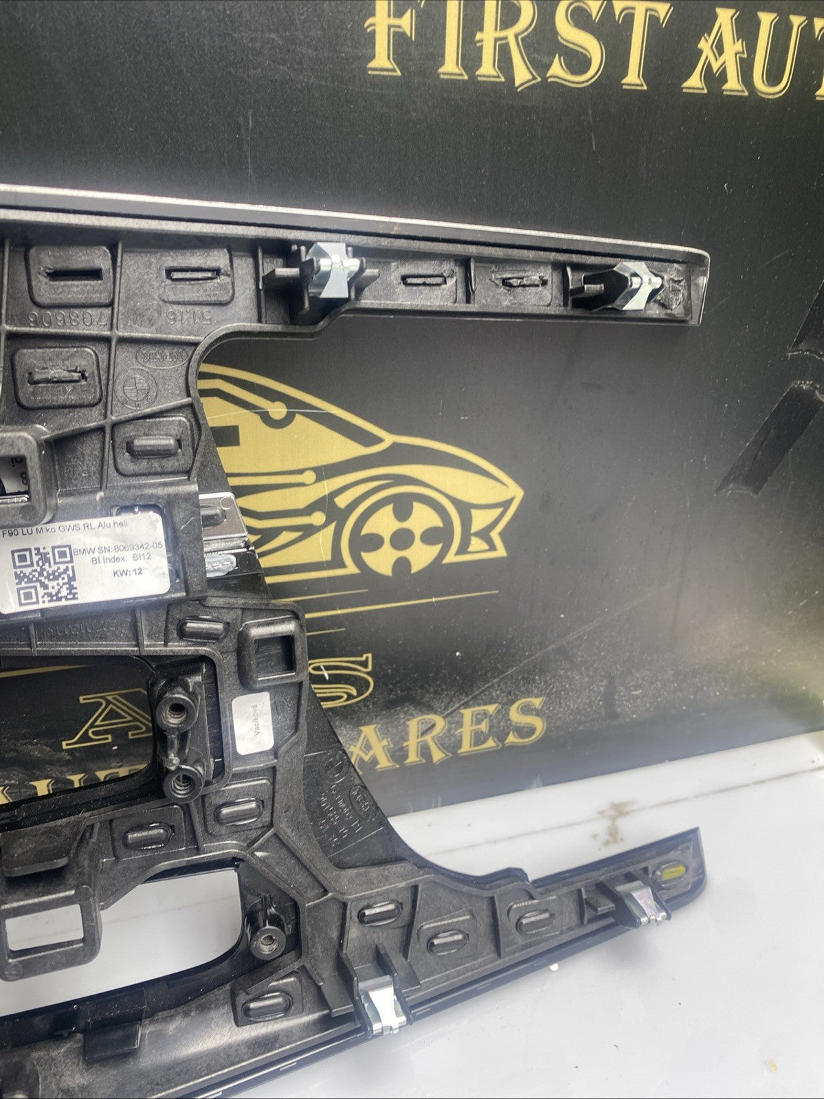BMW F90 Center Console Trim 8069342 Petrol 2019 33196215