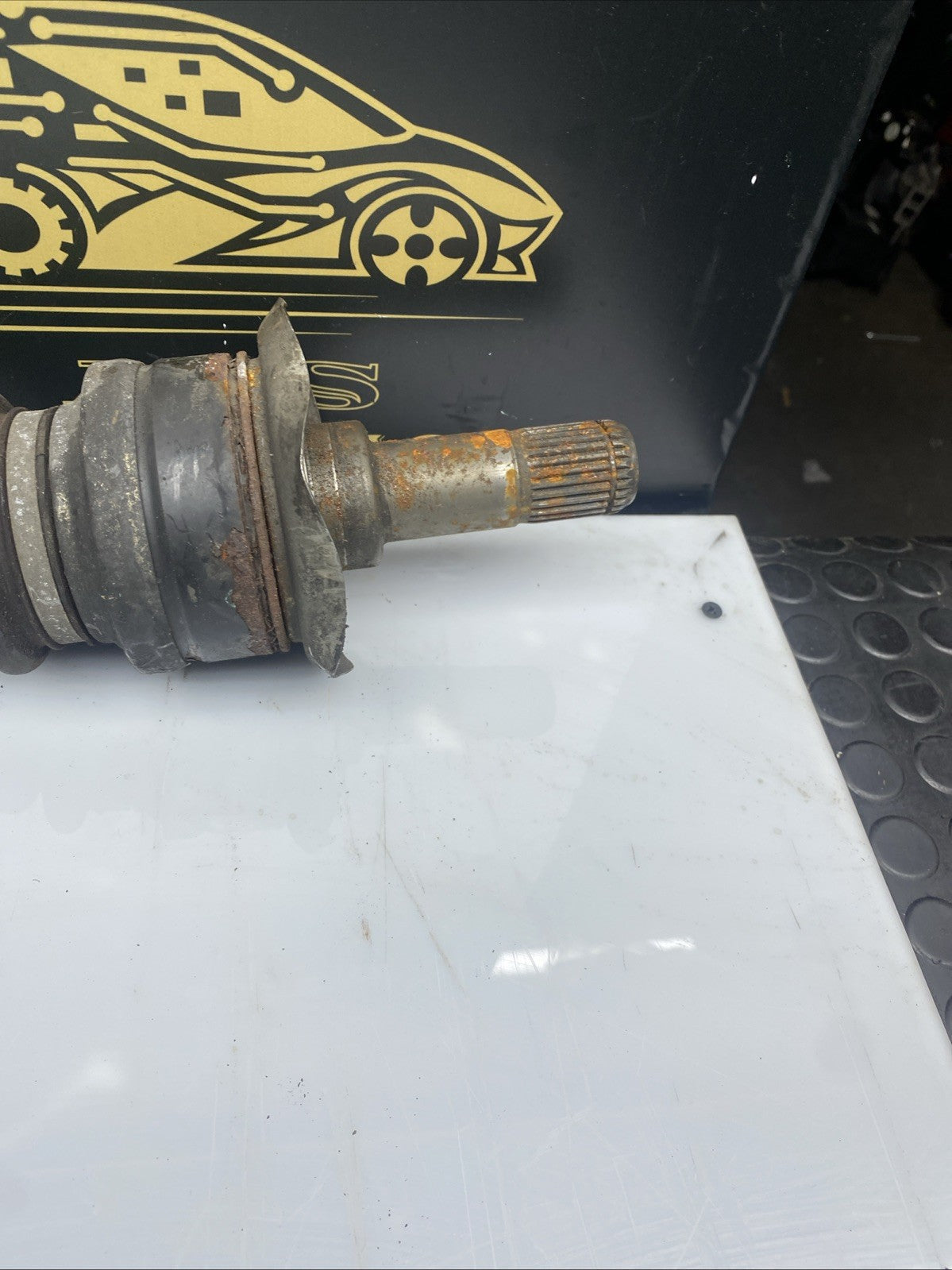 BMW 5 Series F10 F11 520d N47N Output Drive Shaft Left Passenger N/S 7581027