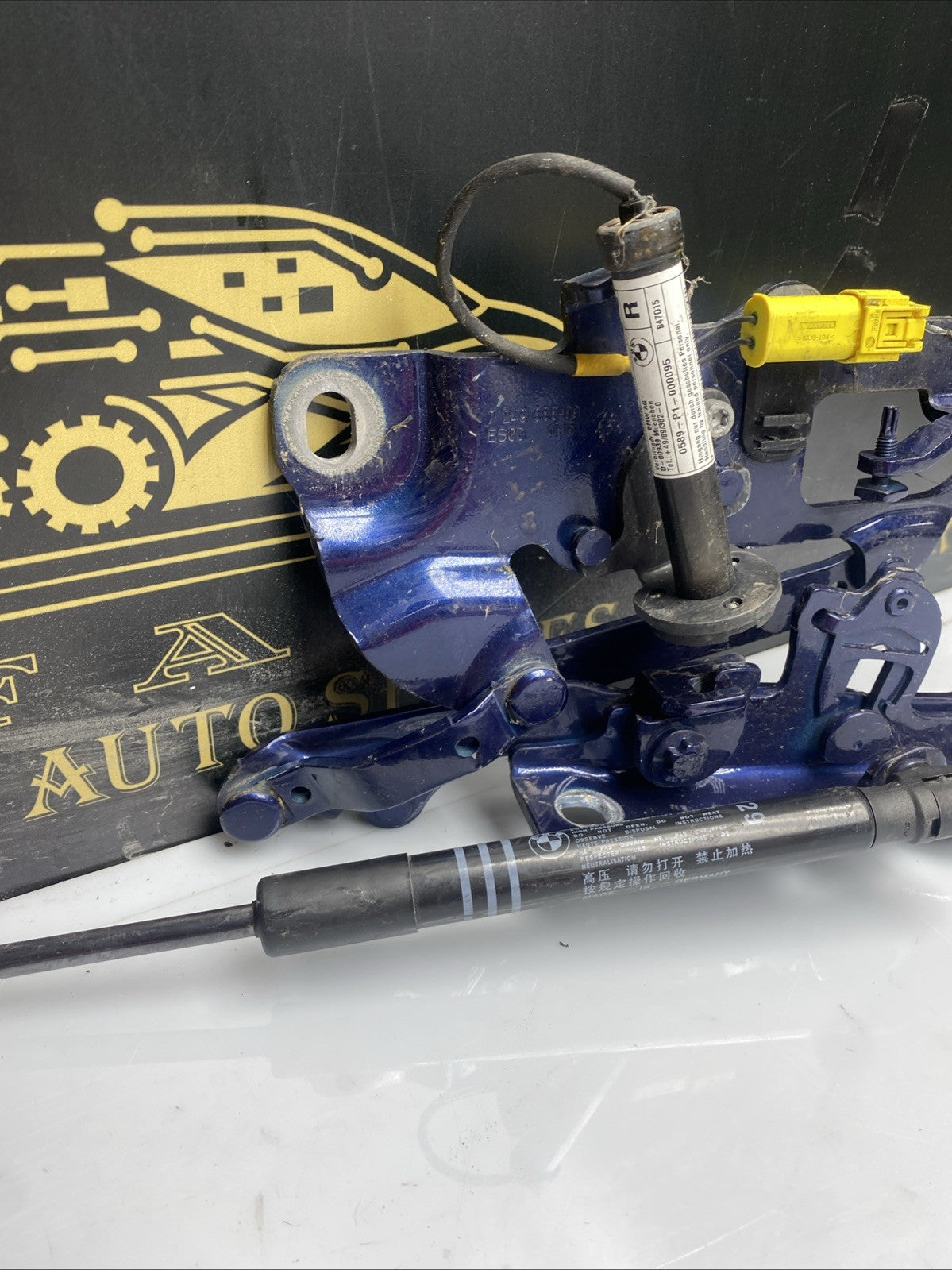 BMW 5 SERIES F10 F11 2012 LEFT SIDE BONNET HINGE 7249887-09