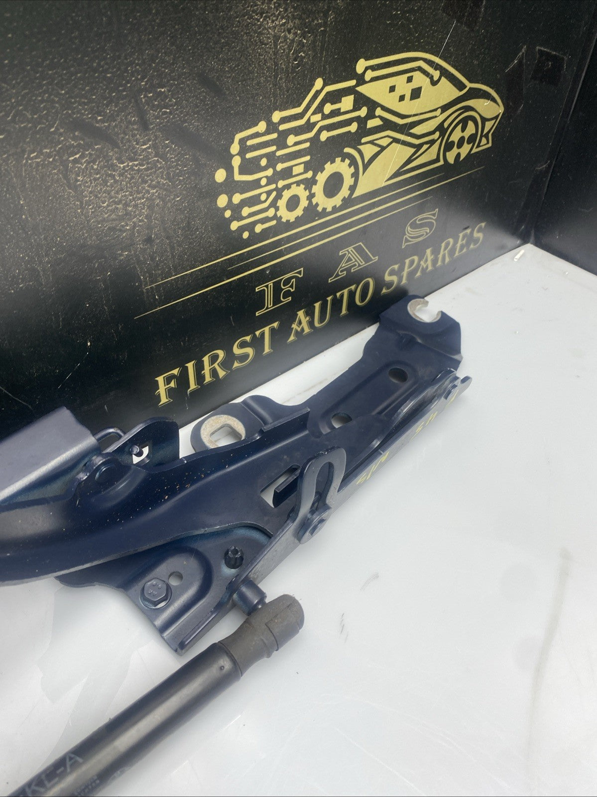 BMW 2 SERIES F45 F46 2015-2021 BONNET HINGE AND ACTUATOR LEFT N/S PASSENGER