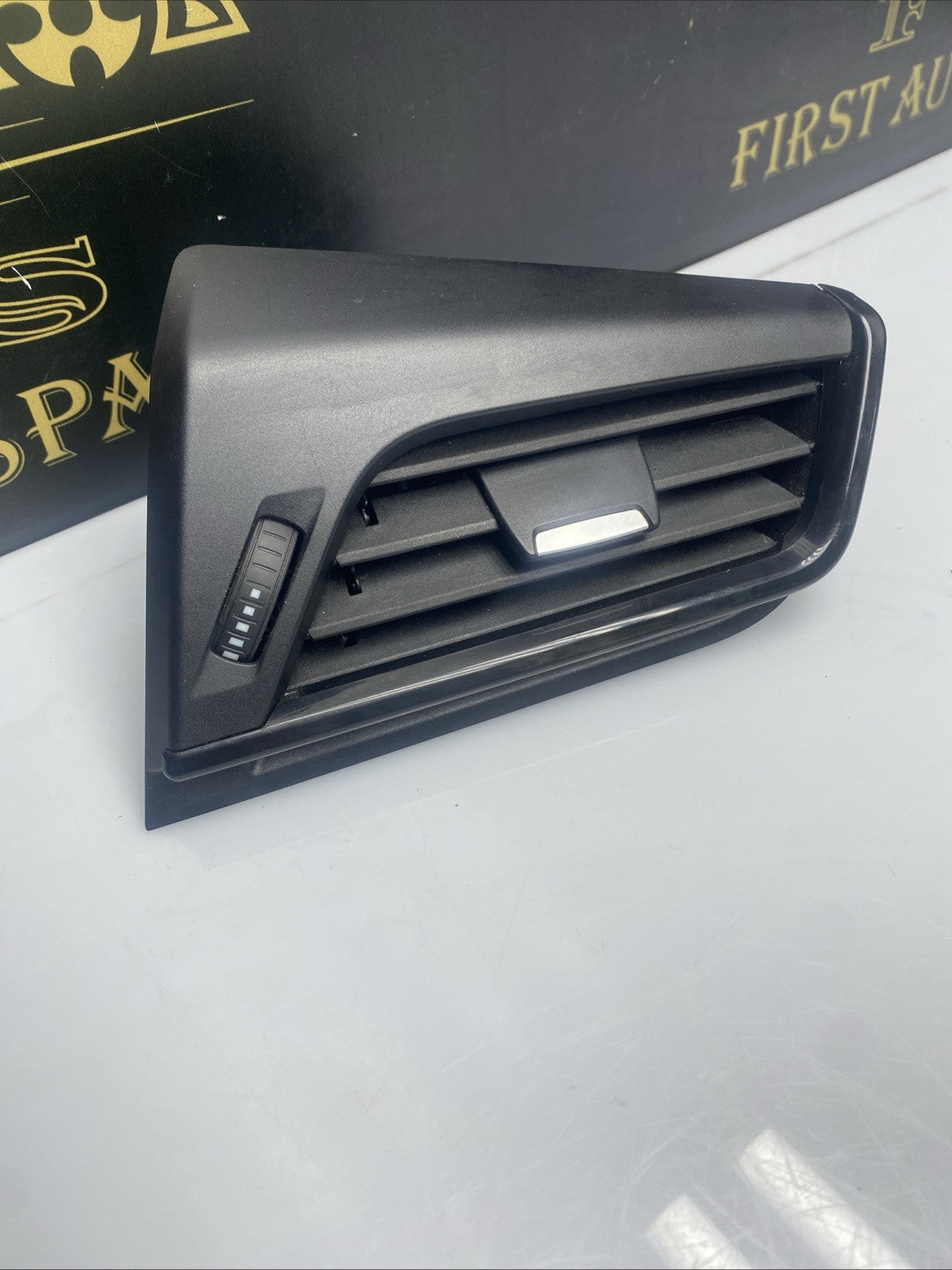 BMW 2 Series F45 O/S Drivers Side Dashboard Air Heater Vent Grill & Trim 9287290