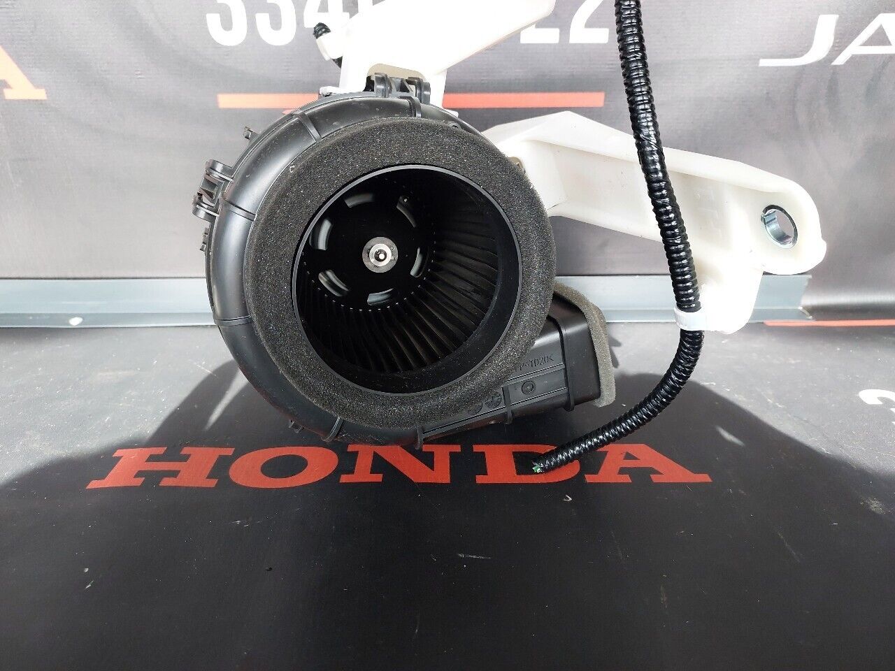 TOYOTA YARIS HYBRID BATTERY COOLING FAN MOTOR 2022