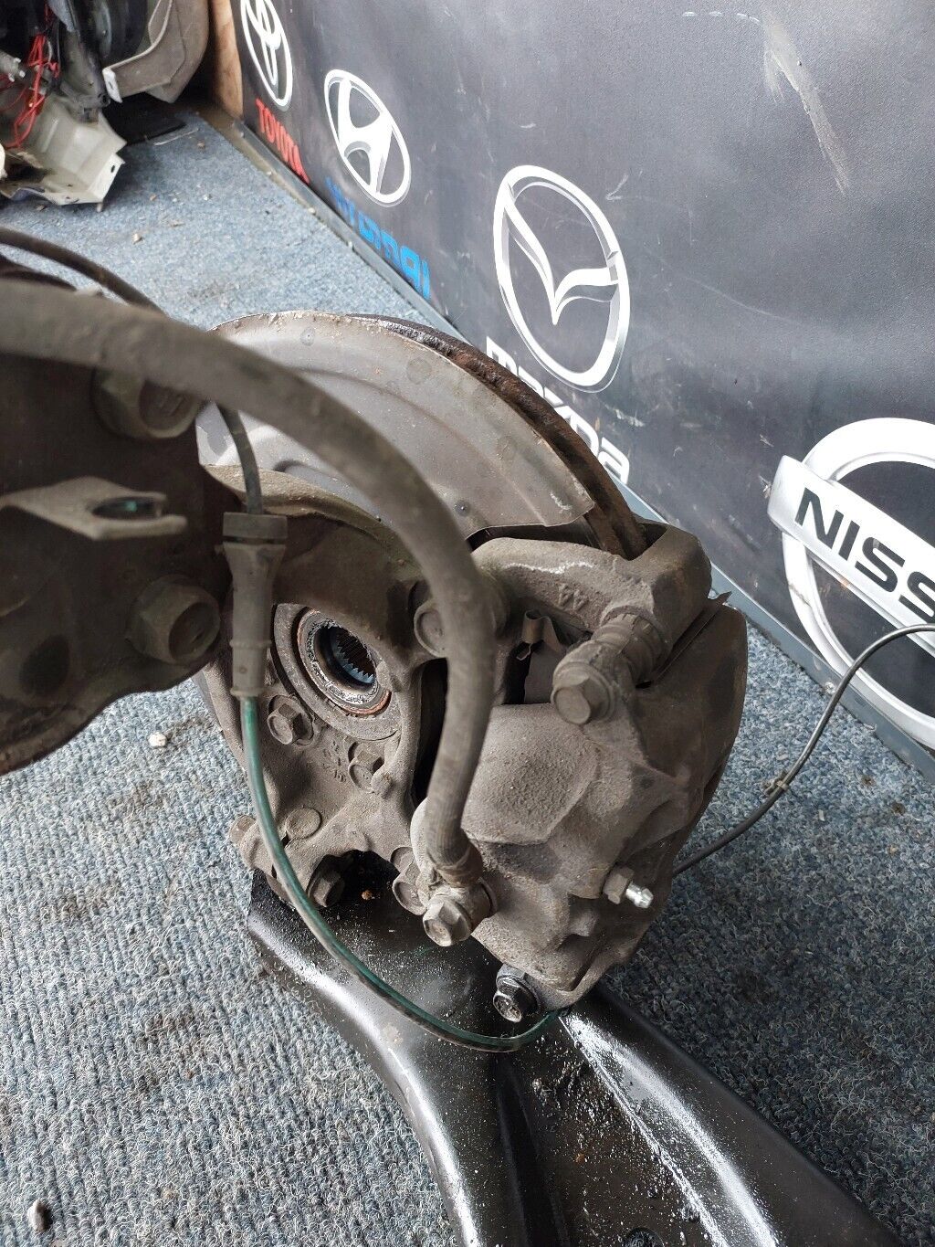 NISSAN JUKE N/S FRONT COMPLETE SUSPENSION LEG LH 2014