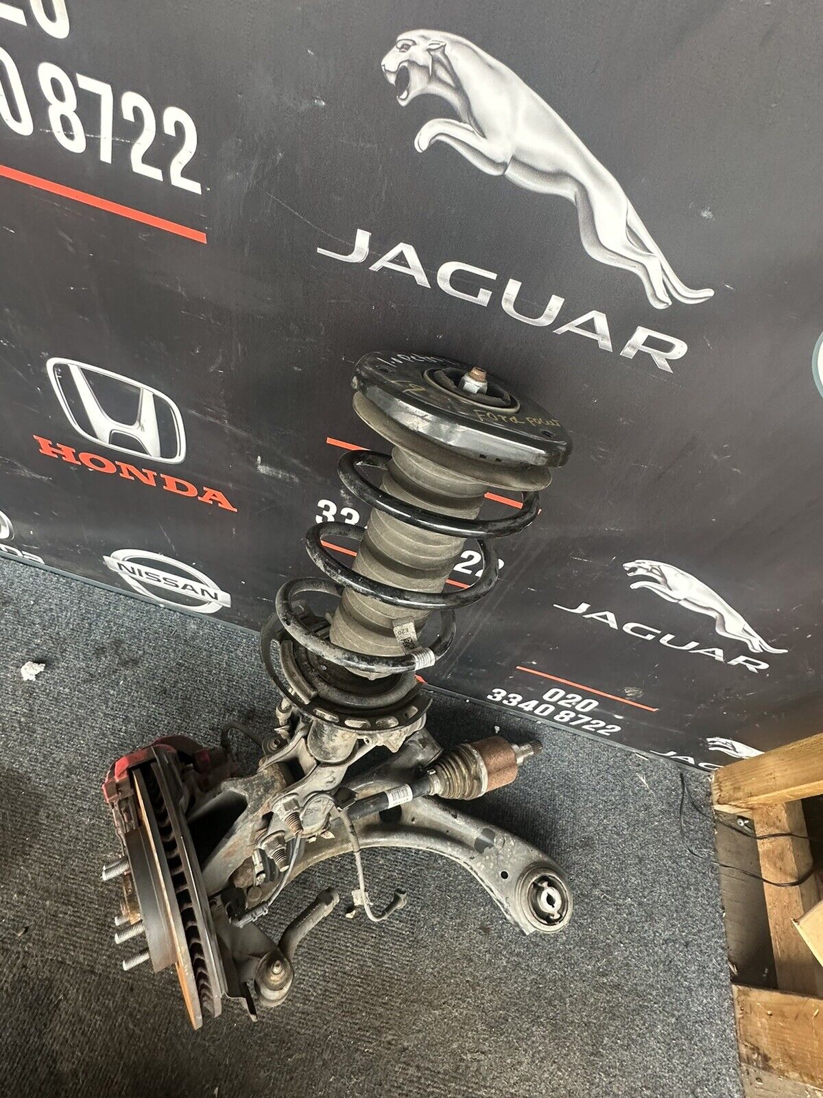 FORD FOCUS St-LINE 1.0 PETROL 2019 FRONT LEFT SUSPENSION HUB LEG