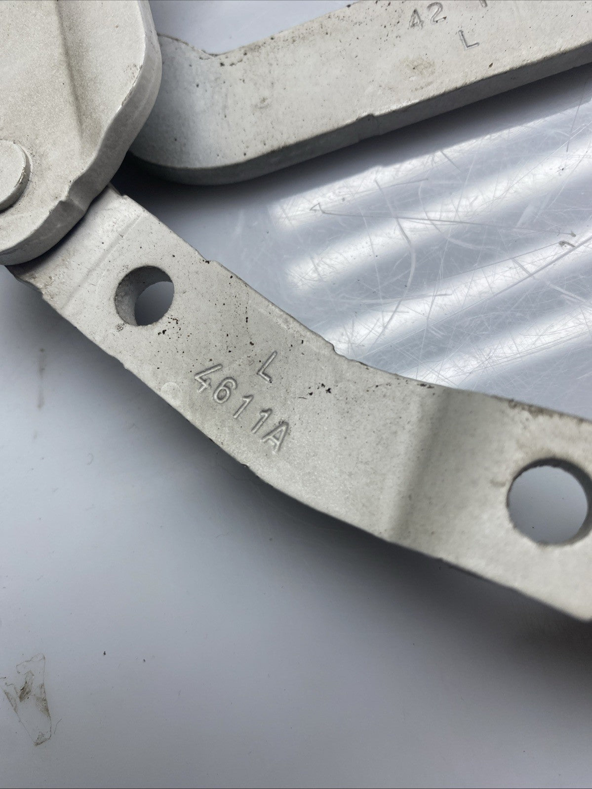 BMW 1 SERIES BONNET HINGE FRONT LEFT PASSENGER SIDE F20 2011-2015