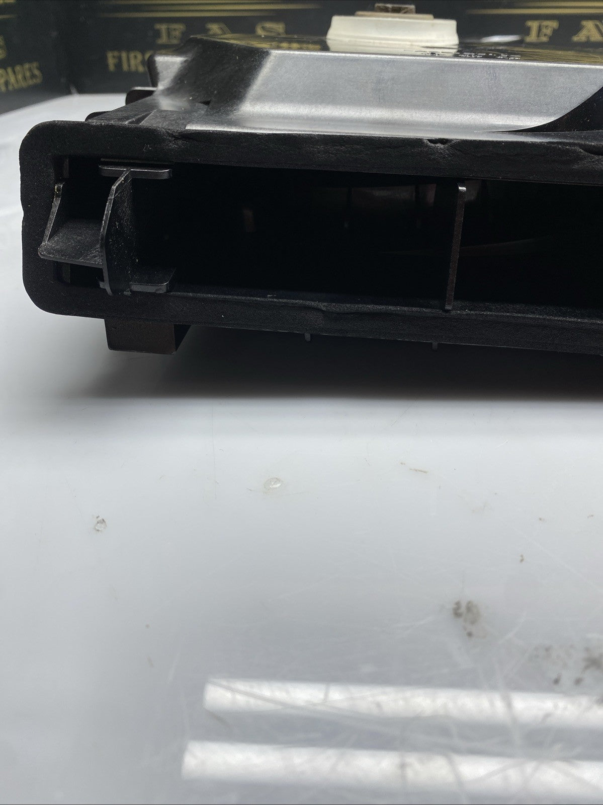 BMW 5 SERIES F10 F11 09-17 RIGHT DIVER SIDE CENTRAL BASS SUBFOOFER 9195200