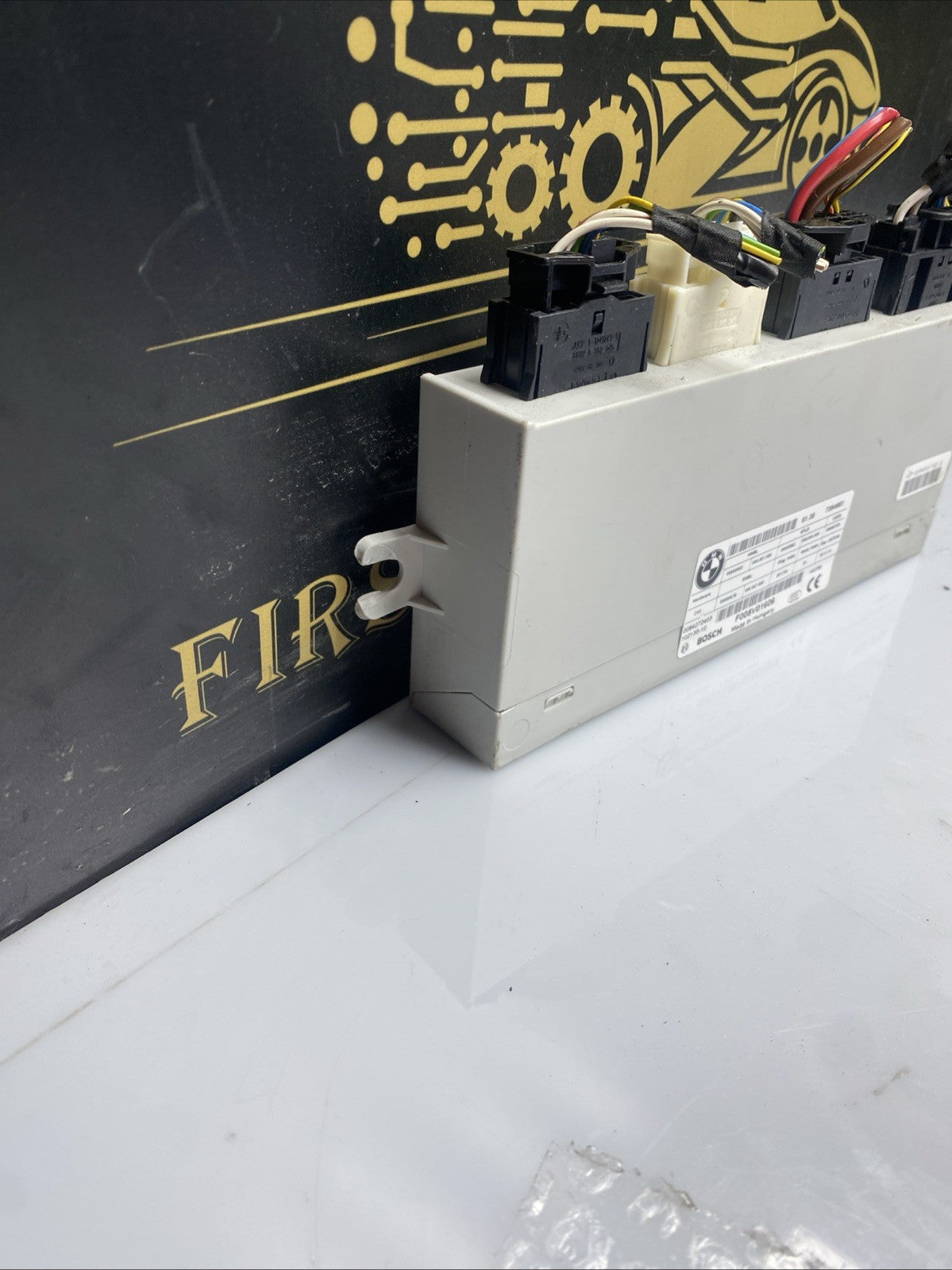 BMW 5 SERIES F10 F11 TAILGATE CONTROL MODULE ECU 7394651 2014
