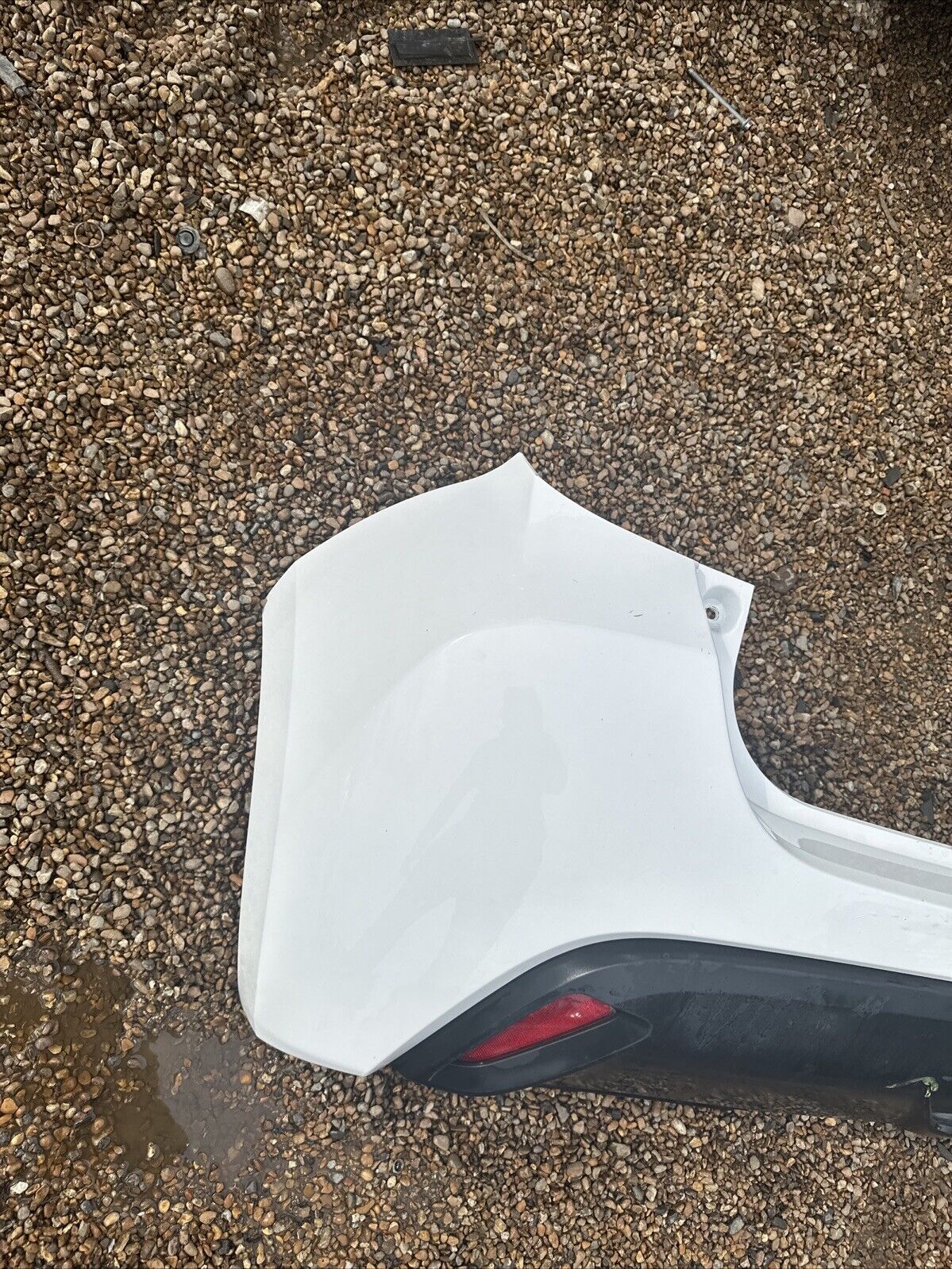 TOYOTA YARIS 2022 BUMPER (REAR) COMPLETE IN WHITE