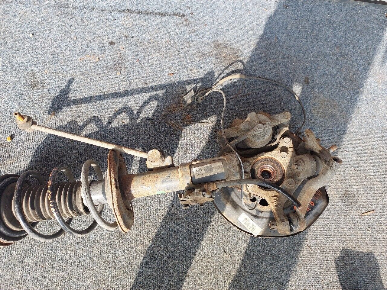 TOYOTA AURIS HATCHBACK N/S FRONT SUSPENSION LEG 2013