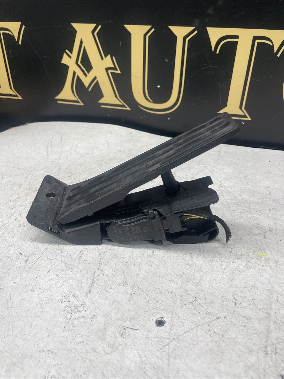 BMW Automatic Accelerator Pedal Fits 1 2 3 4 Series  6853175