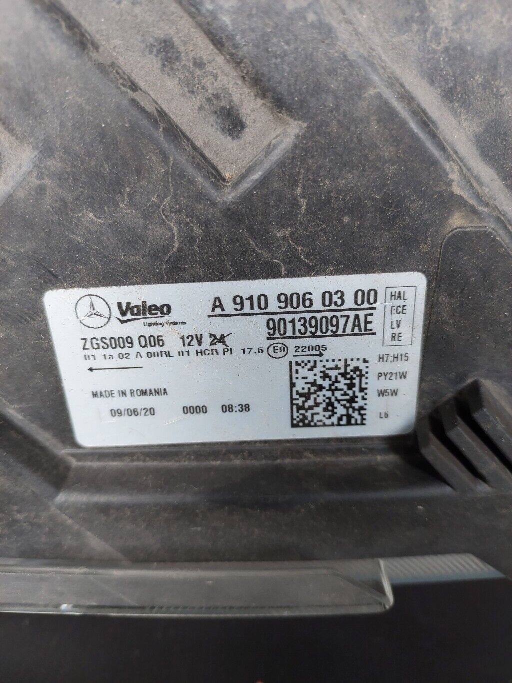 MERCEDES SPRINTER VAN 2021 O/S FRONT HEADLIGHT RH