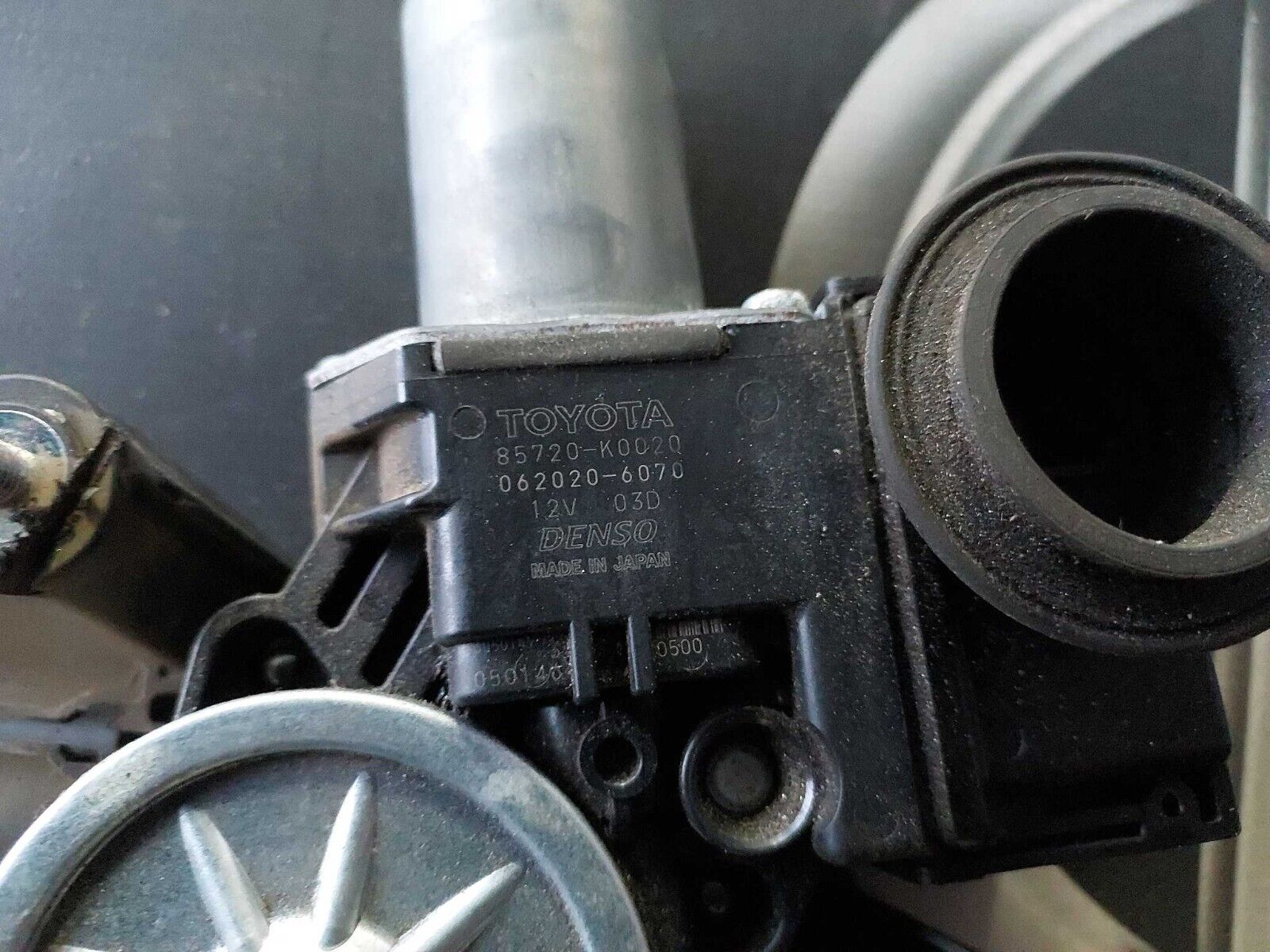 TOYOTA YARIS N/S FRONT WINDOW REGULATOR MOTOR 2022