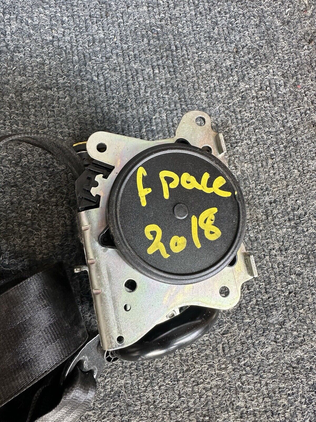 Jaguar F-Pace 2018 Left Side front seat belt